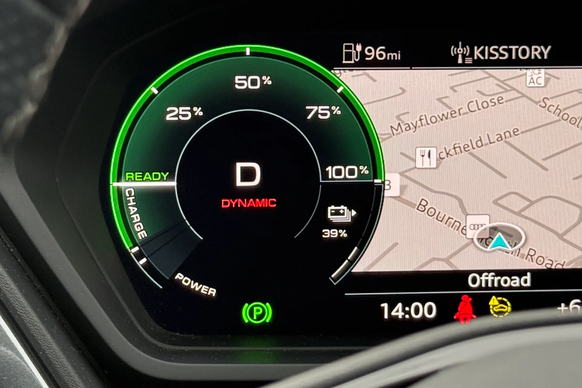 Audi Q4 thumbnail image number 17