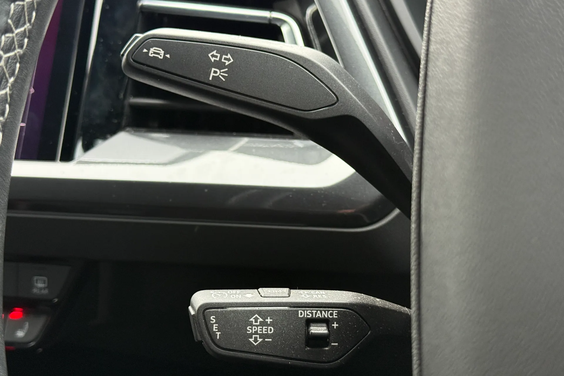 Audi Q4 thumbnail image number 15