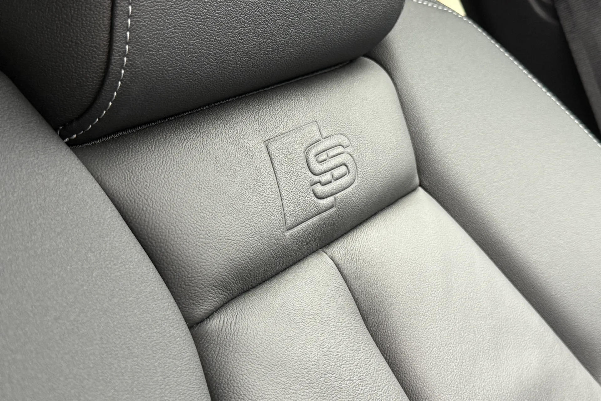 Audi Q4 thumbnail image number 27