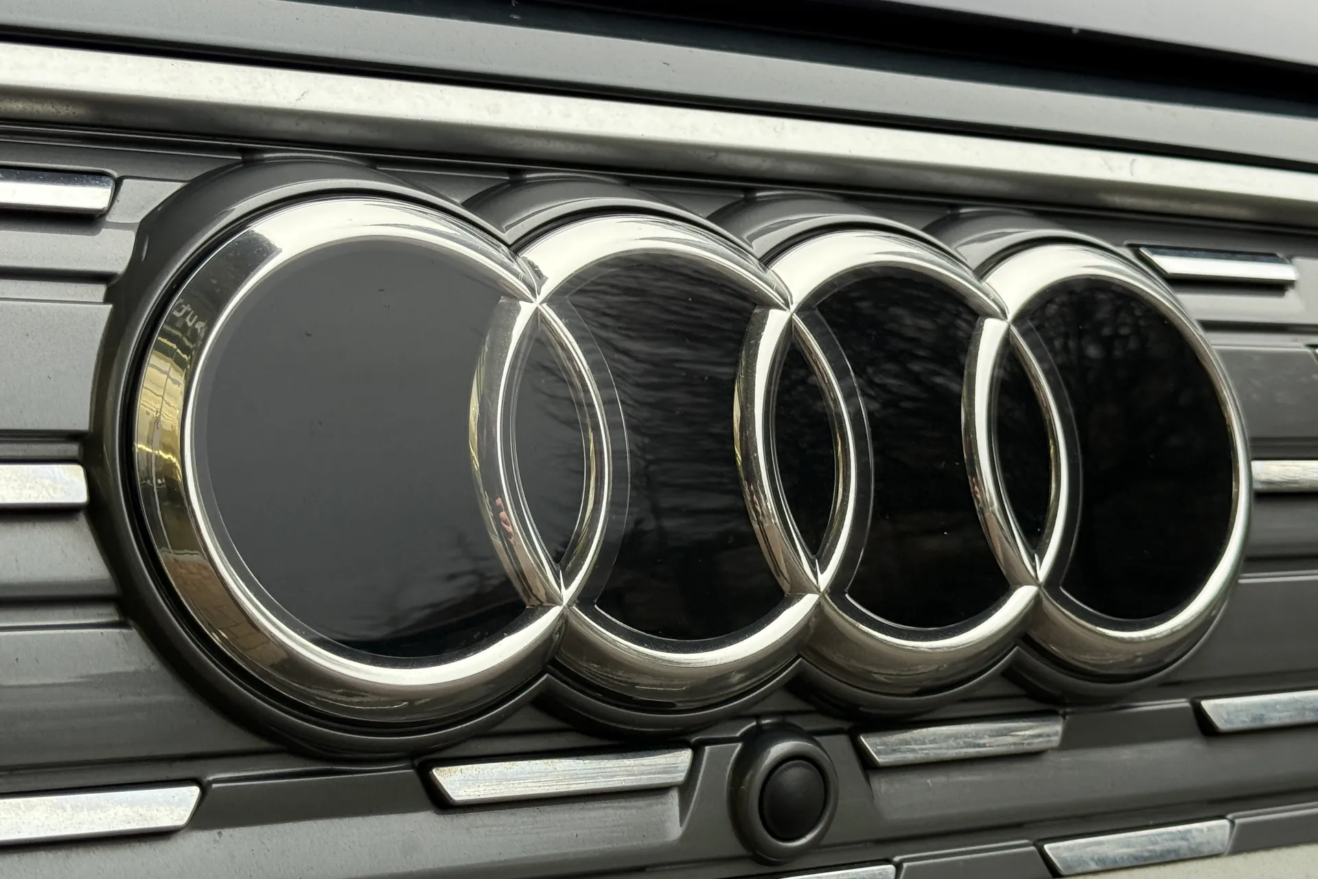 Audi Q4 thumbnail image number 58