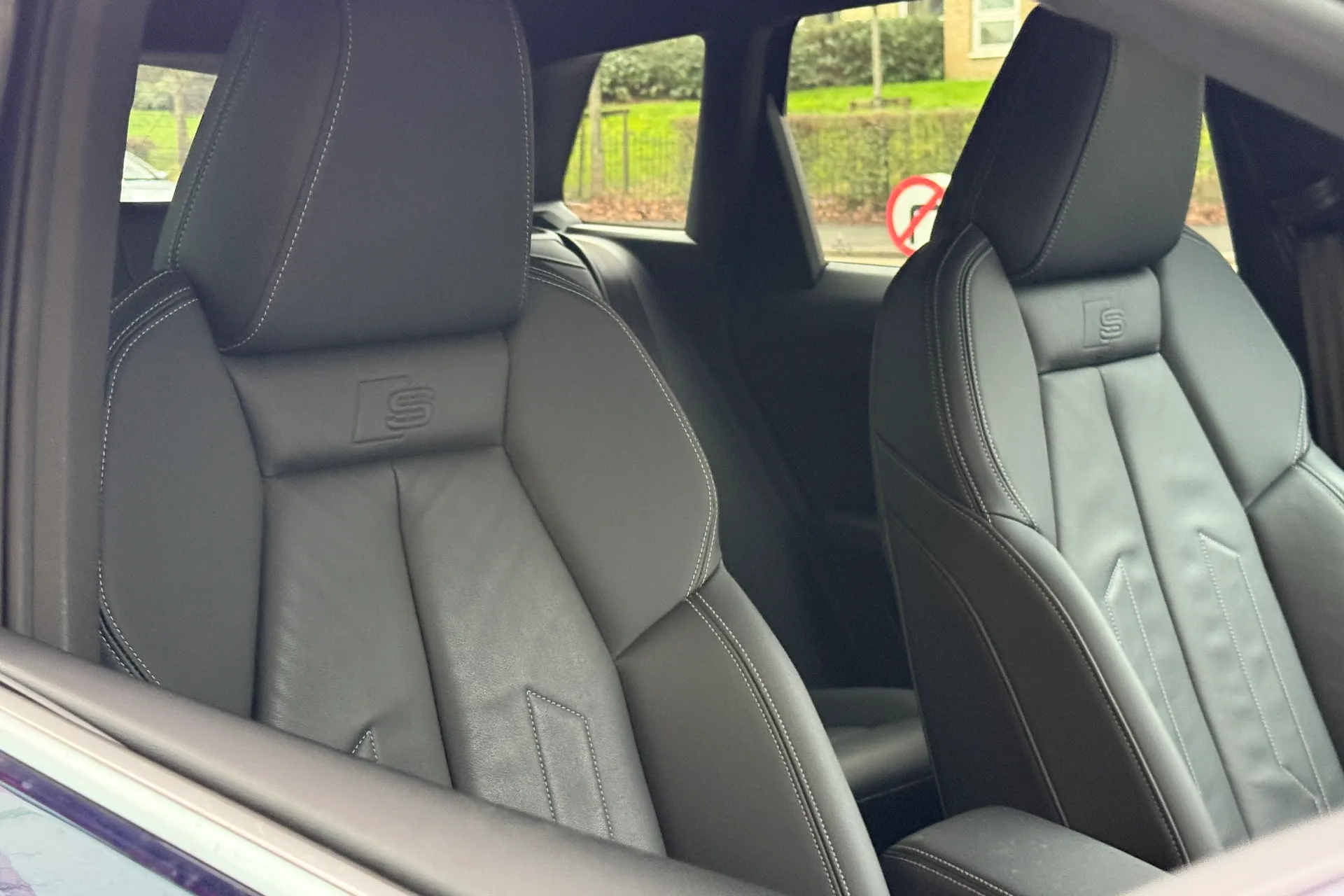 Audi Q4 thumbnail image number 32