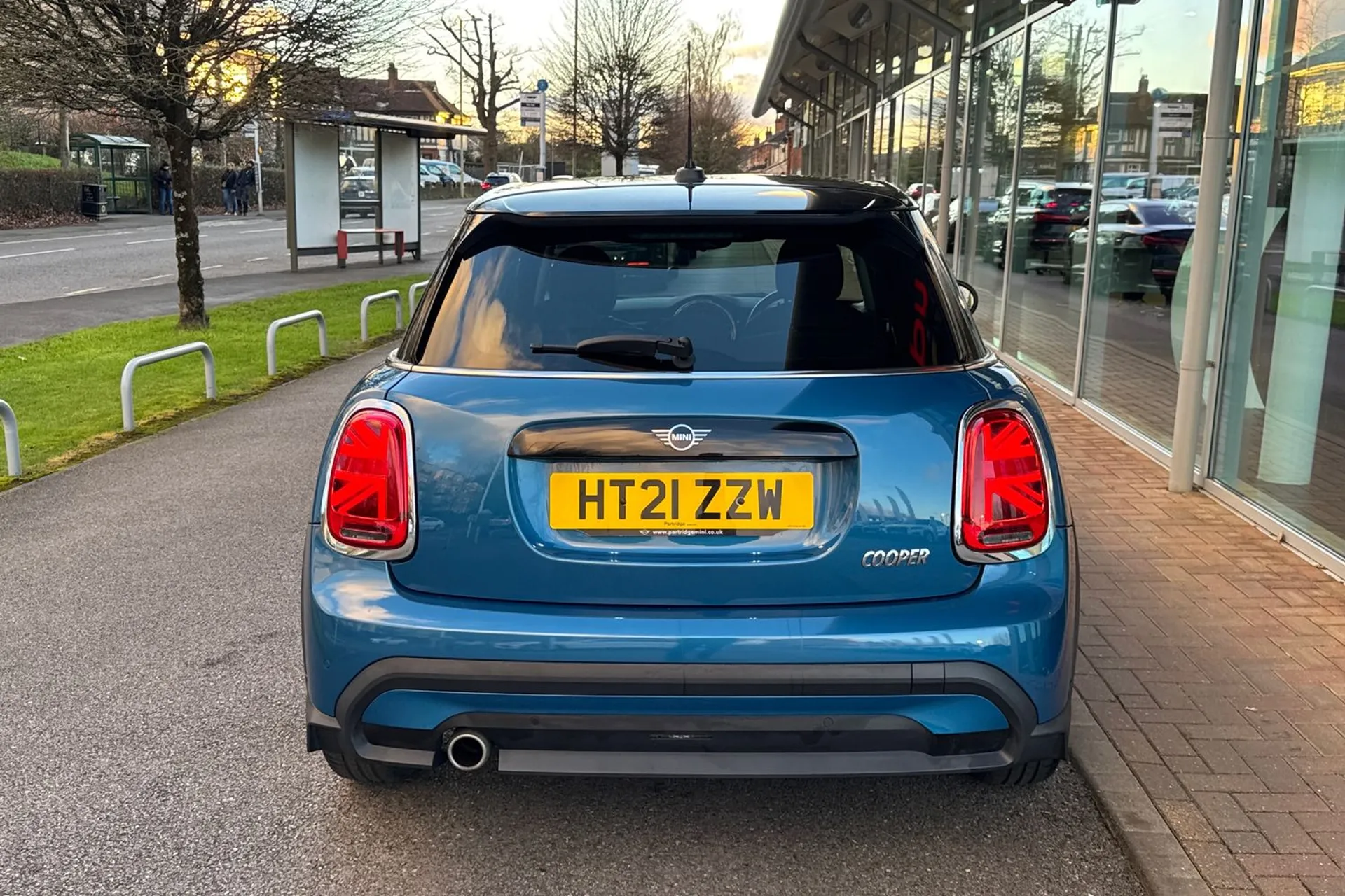 MINI HATCHBACK thumbnail image number 7