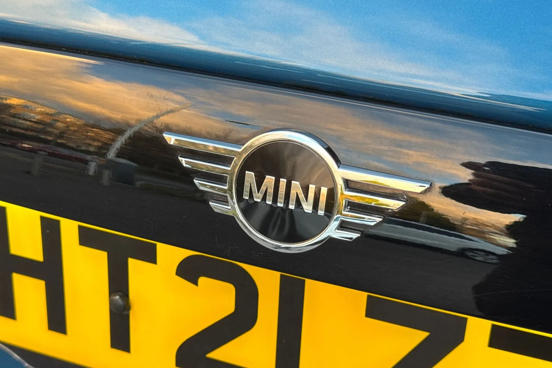 MINI HATCHBACK thumbnail image number 48