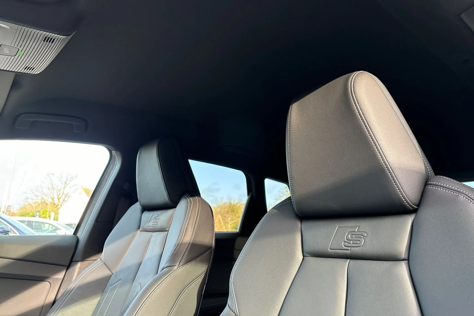 Audi Q4 thumbnail image number 28