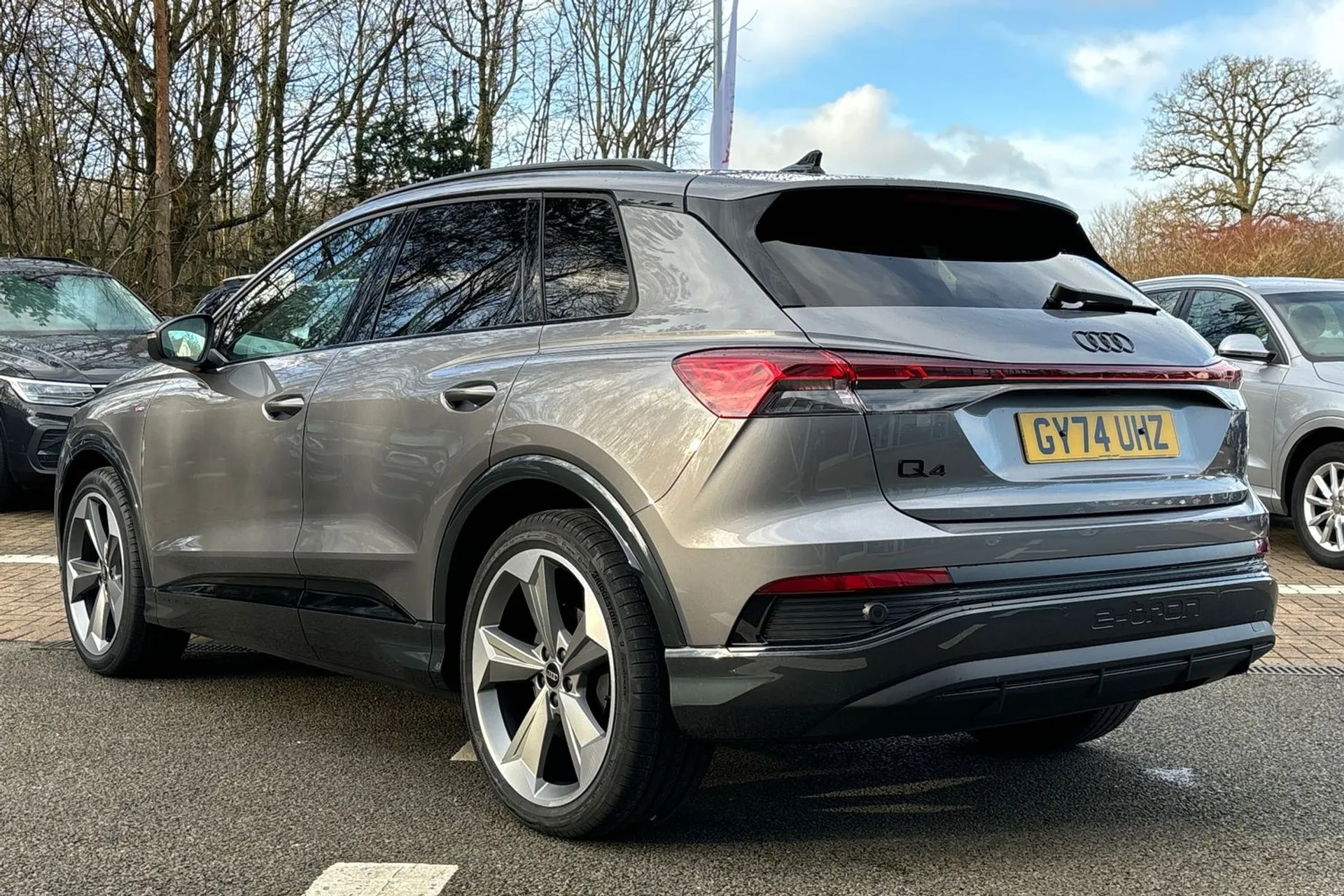 Audi Q4 thumbnail image number 8