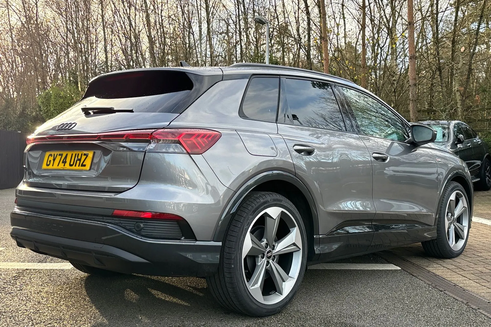 Audi Q4 thumbnail image number 6