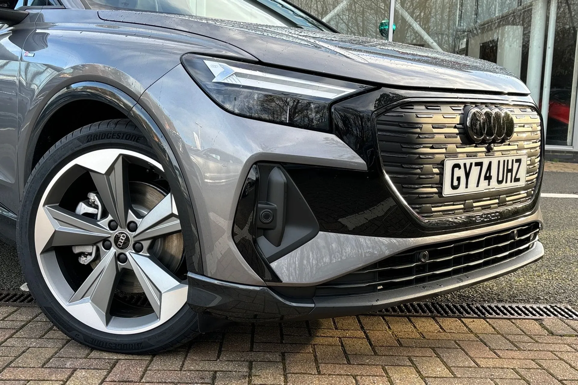 Audi Q4 thumbnail image number 5