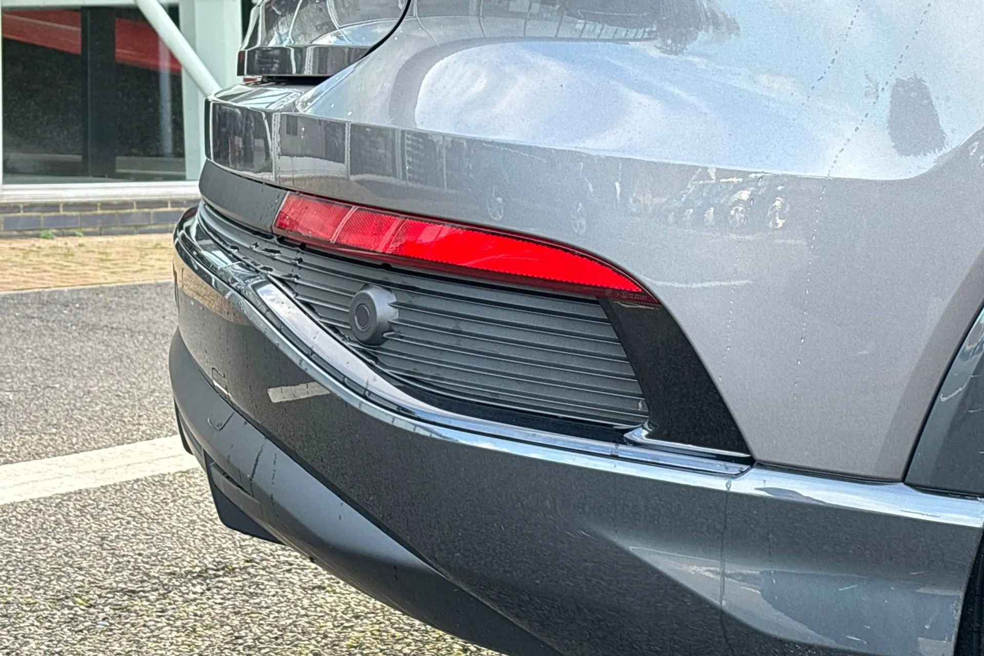 Audi Q4 thumbnail image number 16