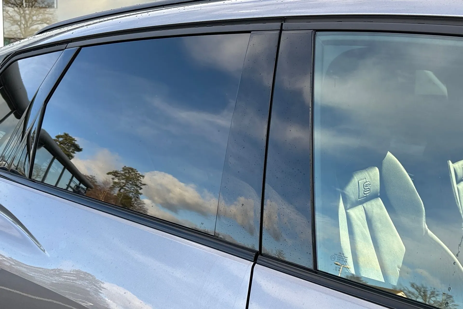 Audi Q4 thumbnail image number 13