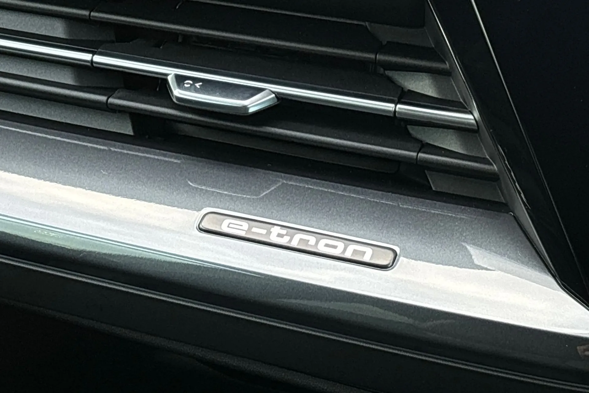 Audi Q4 thumbnail image number 45