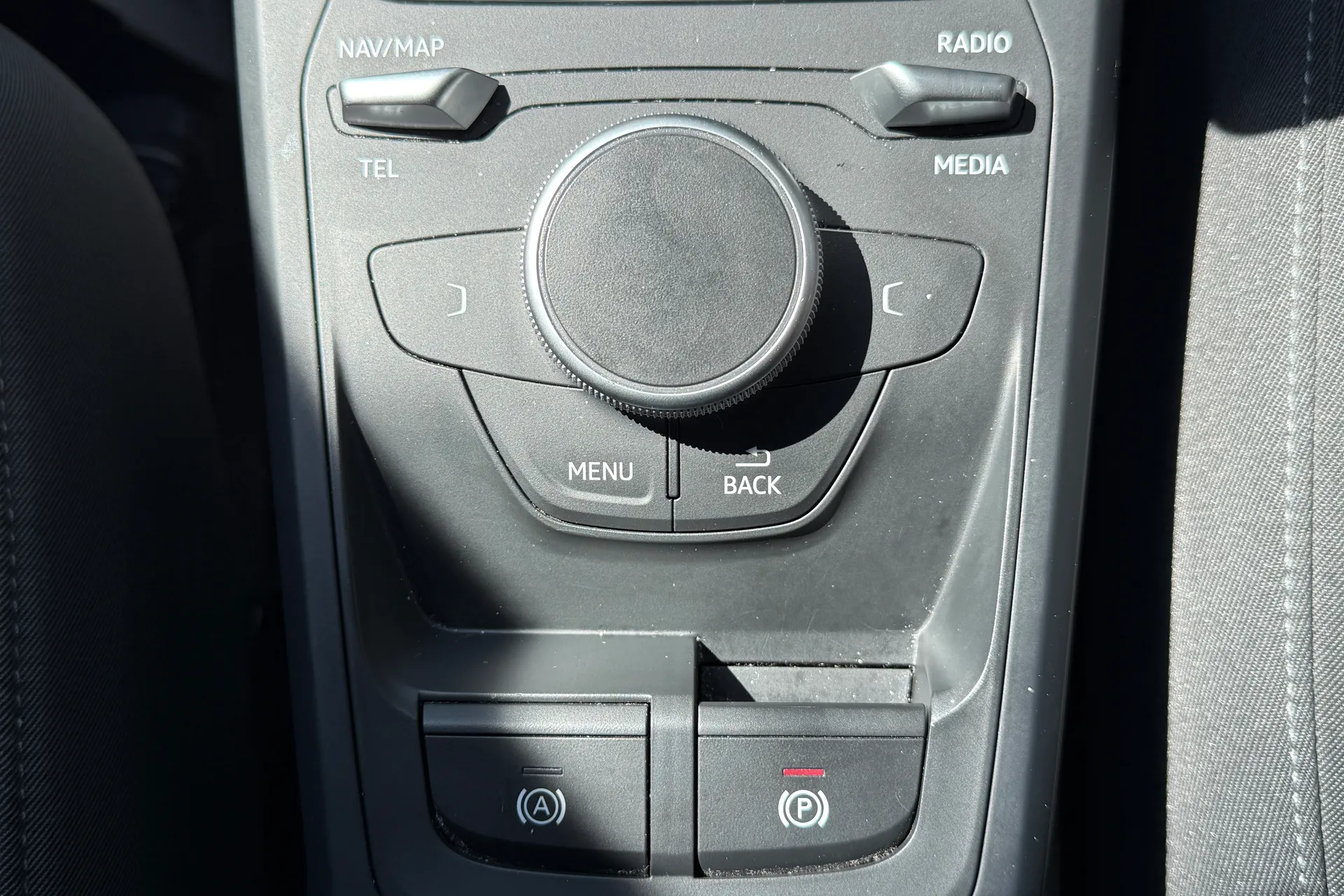 Audi Q2 thumbnail image number 15