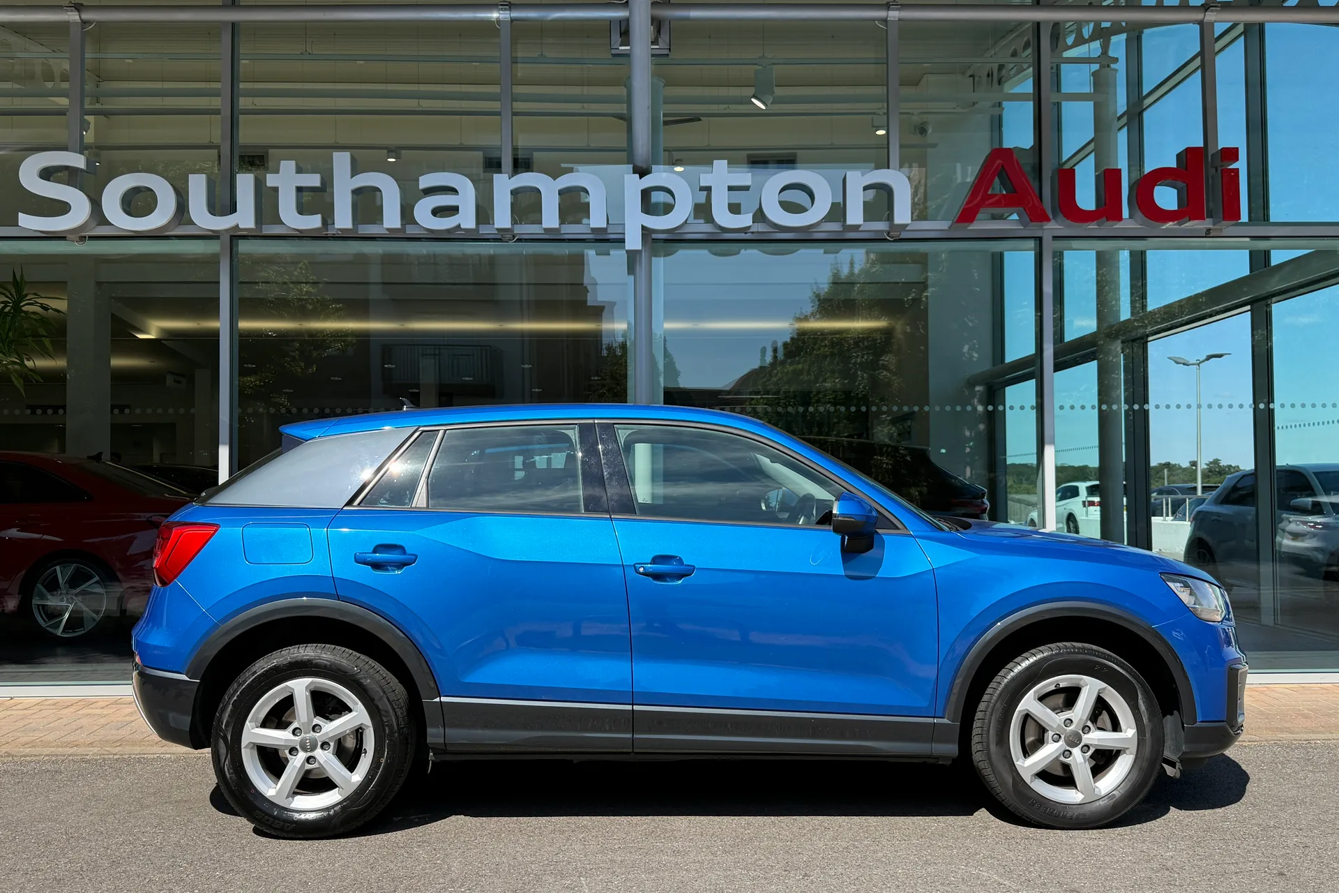 Audi Q2 thumbnail image number 4