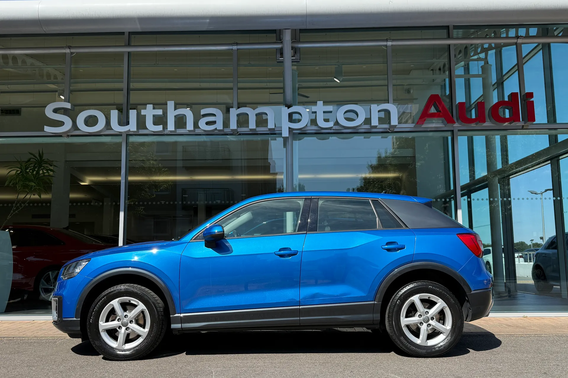 Audi Q2 thumbnail image number 32