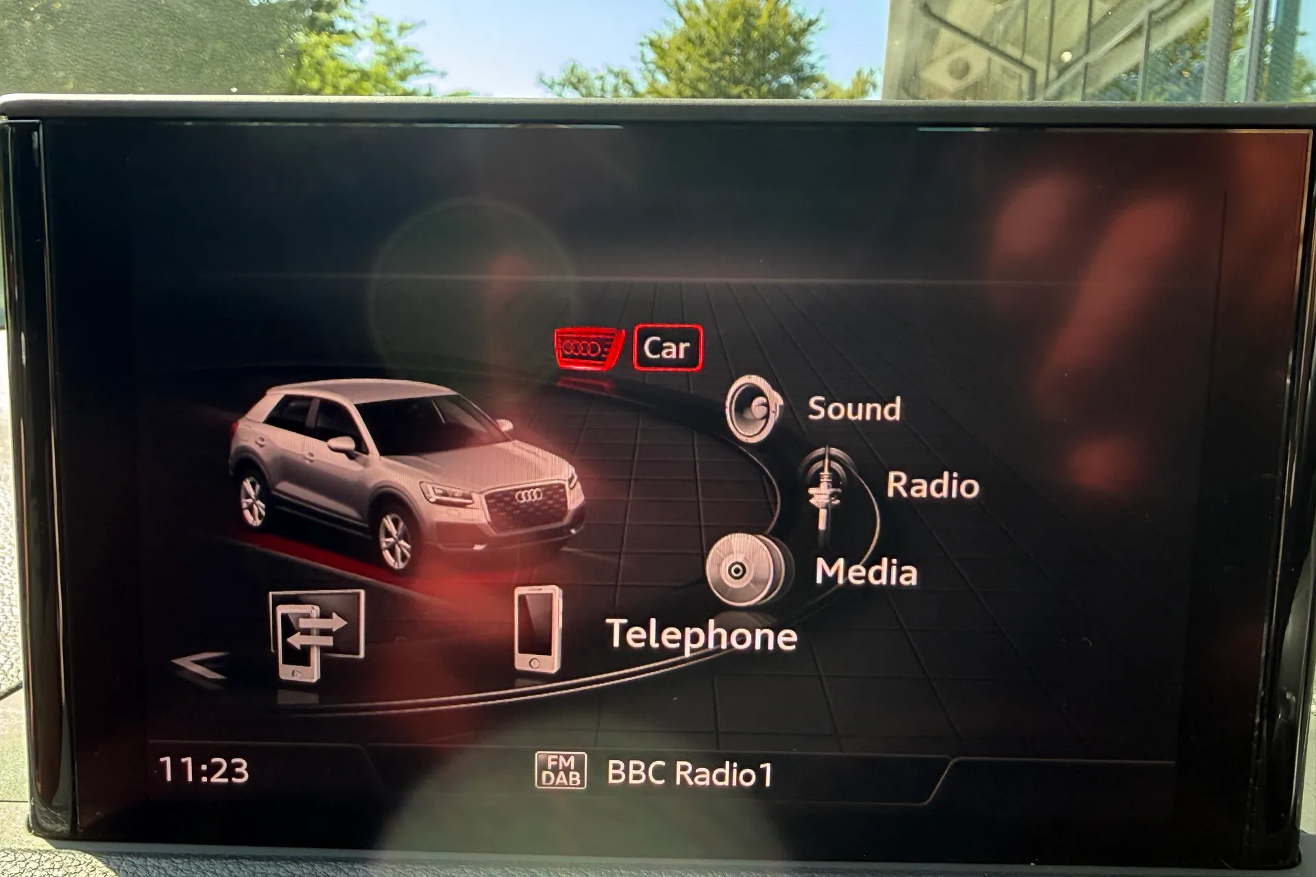 Audi Q2 thumbnail image number 23