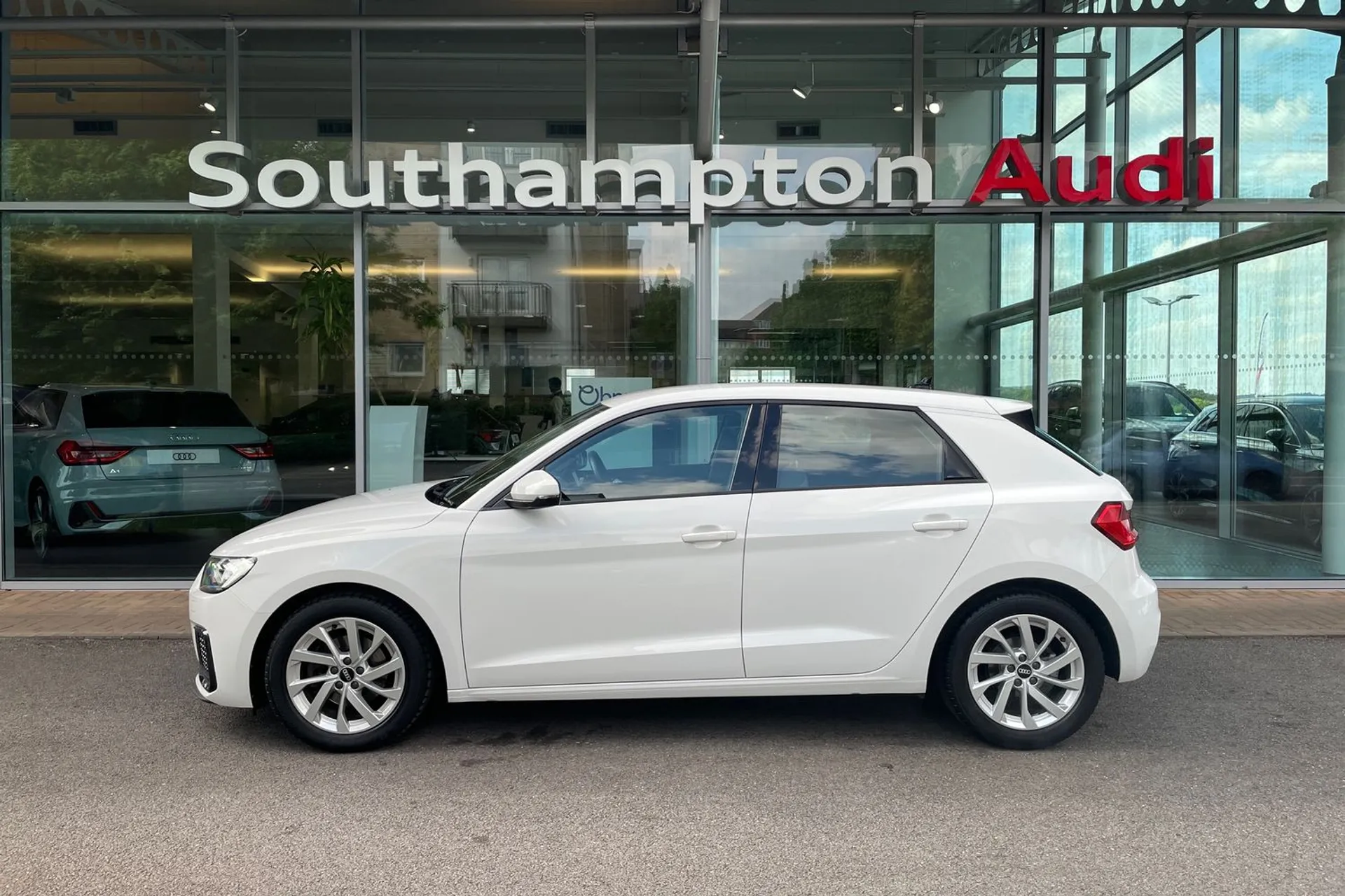 Audi A1 thumbnail image number 8