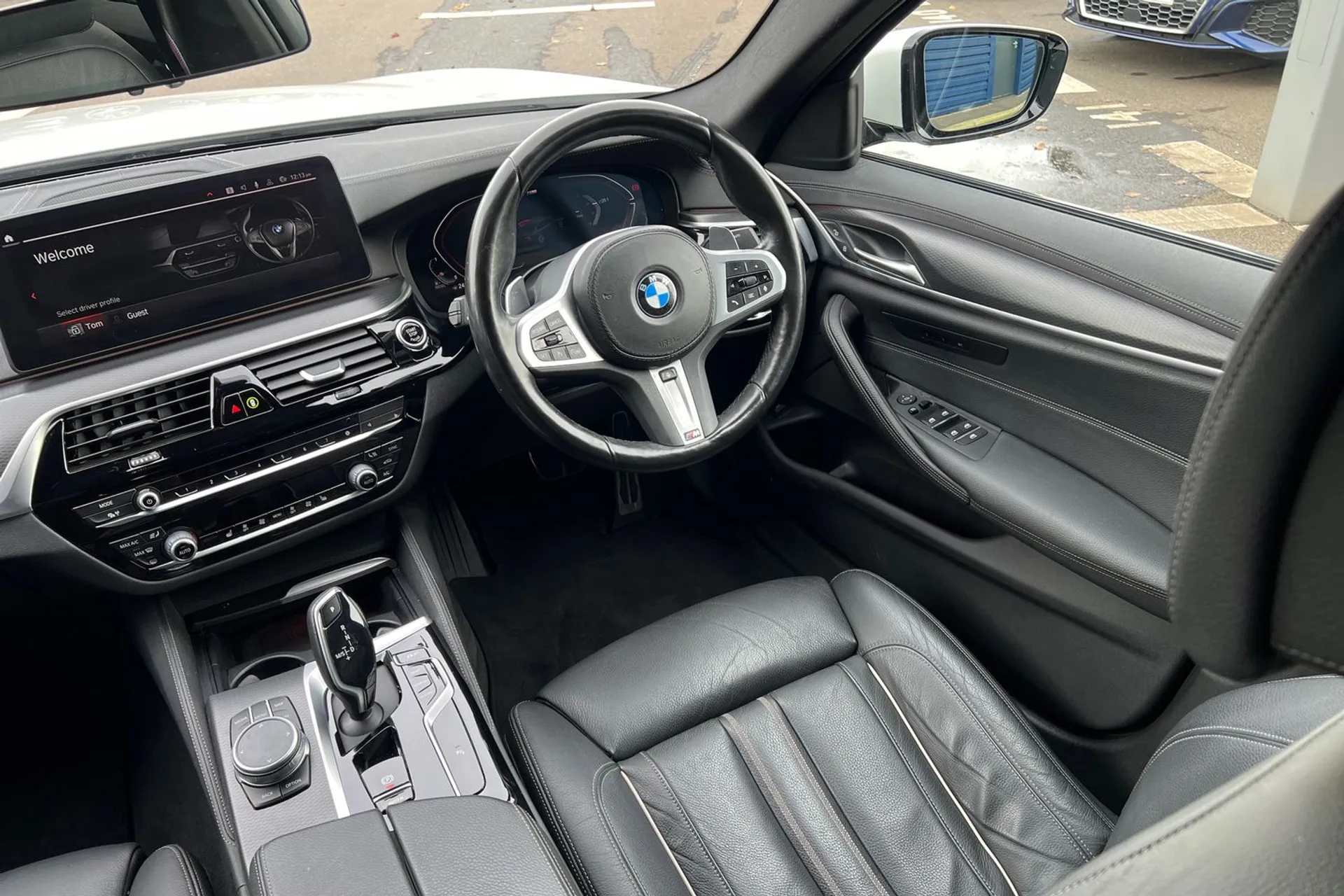 BMW 5 SERIES thumbnail image number 31