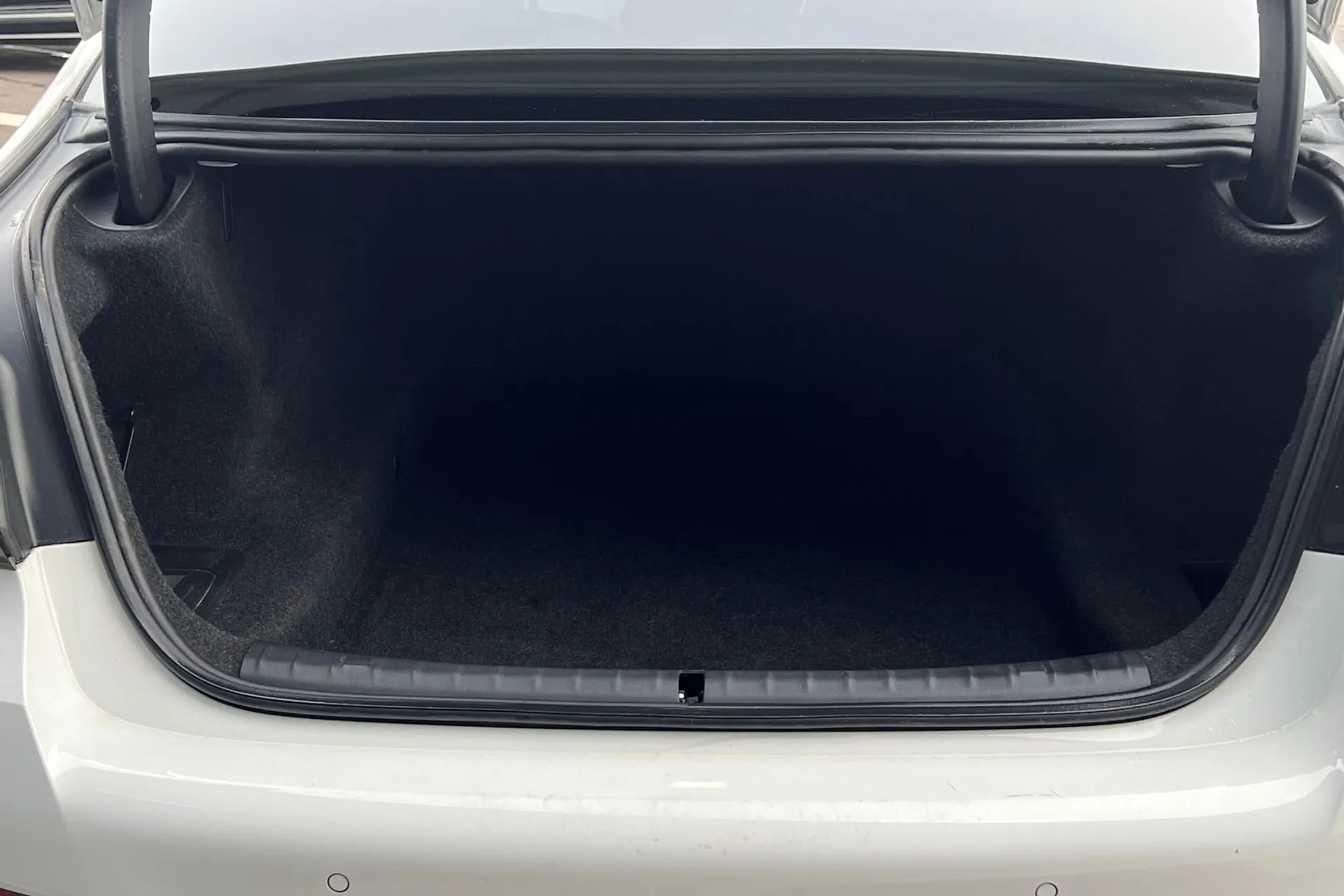 BMW 5 SERIES thumbnail image number 17