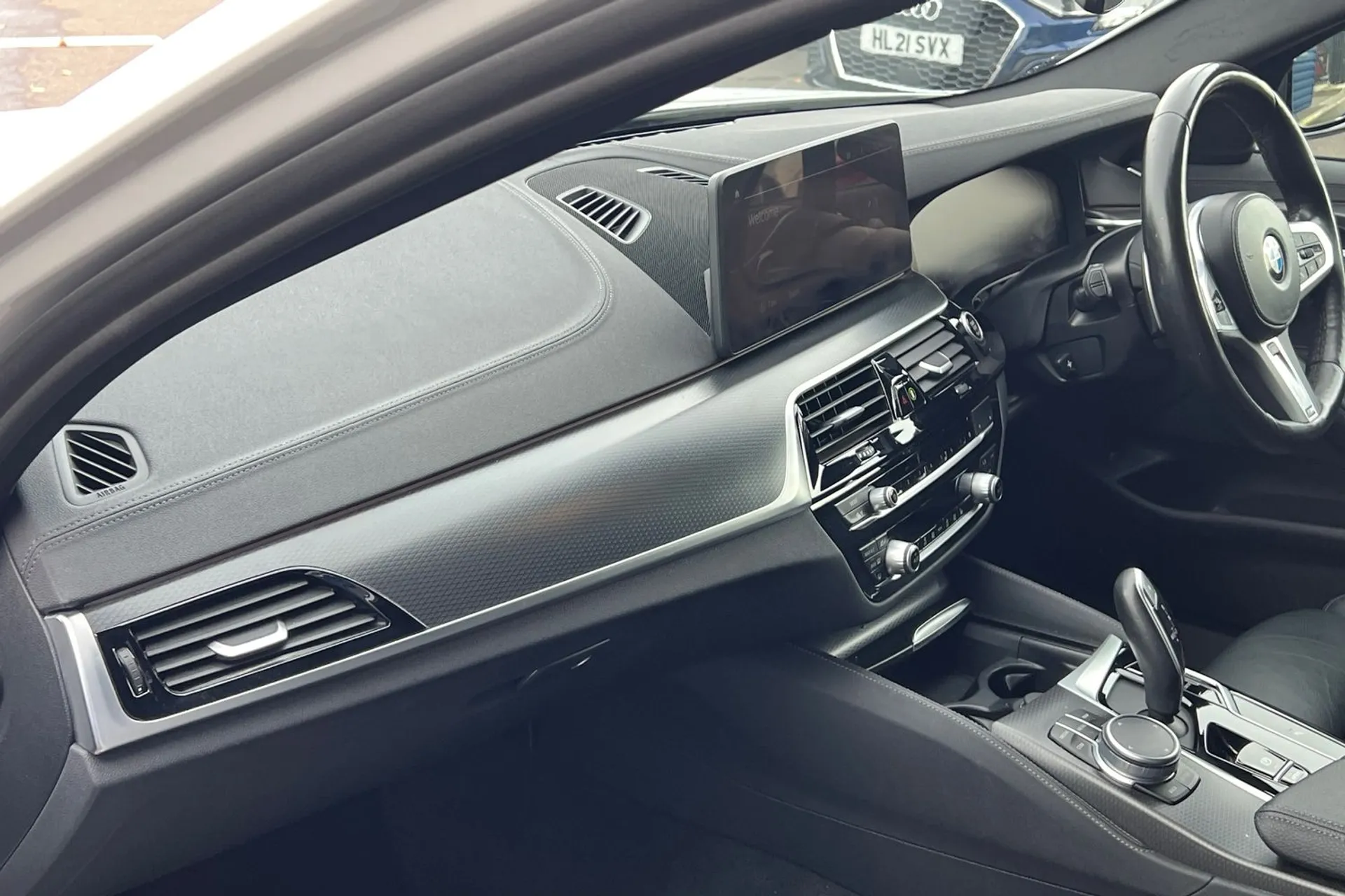 BMW 5 SERIES thumbnail image number 25