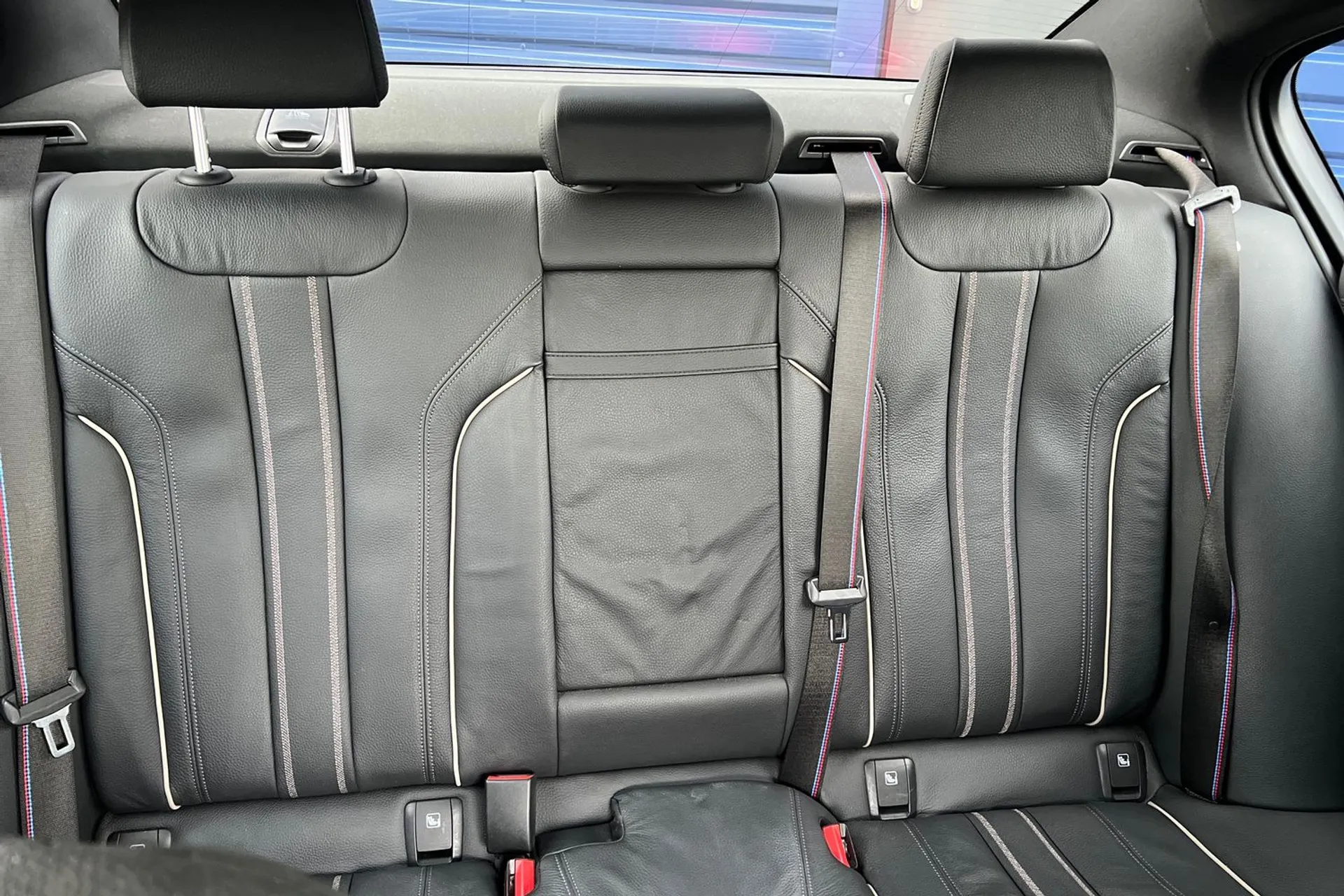 BMW 5 SERIES thumbnail image number 29