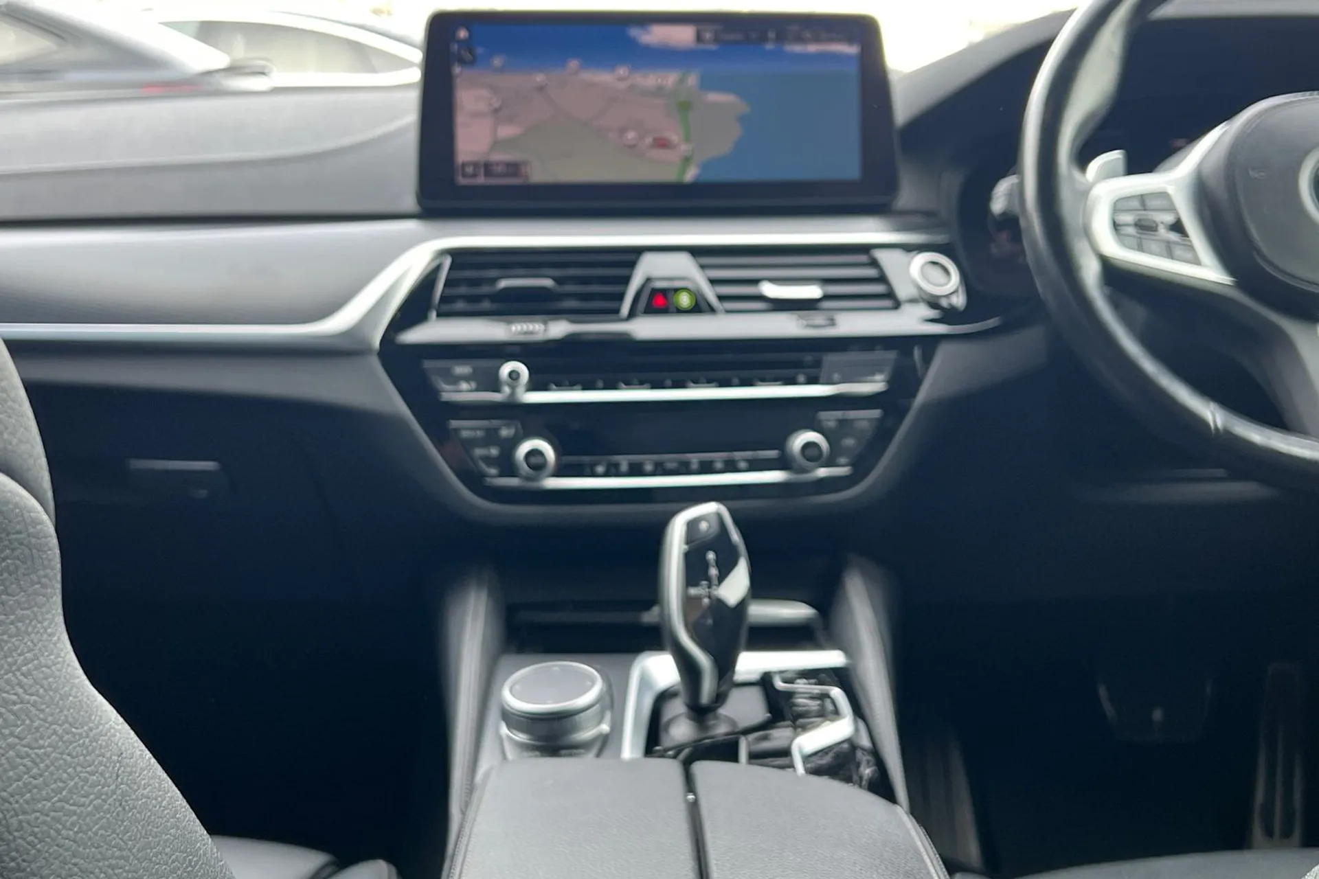 BMW 5 SERIES thumbnail image number 33