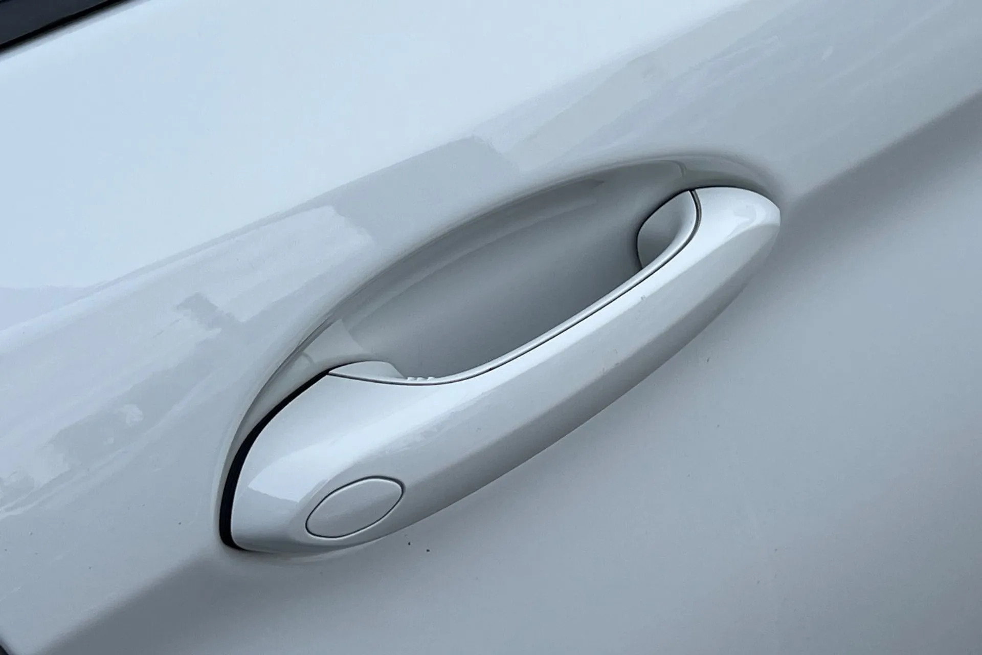 BMW 5 SERIES thumbnail image number 14