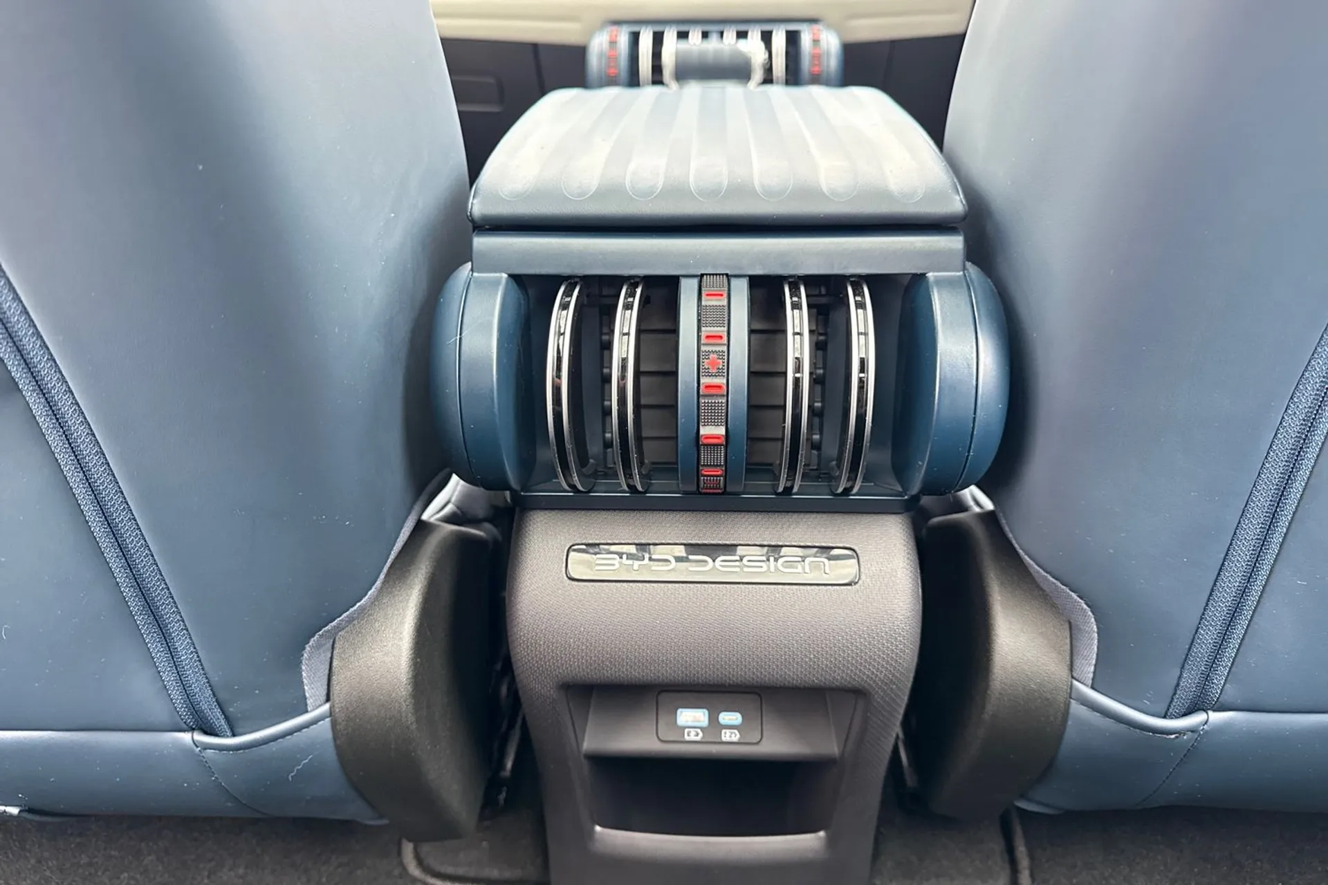 BYD ATTO 3 thumbnail image number 26