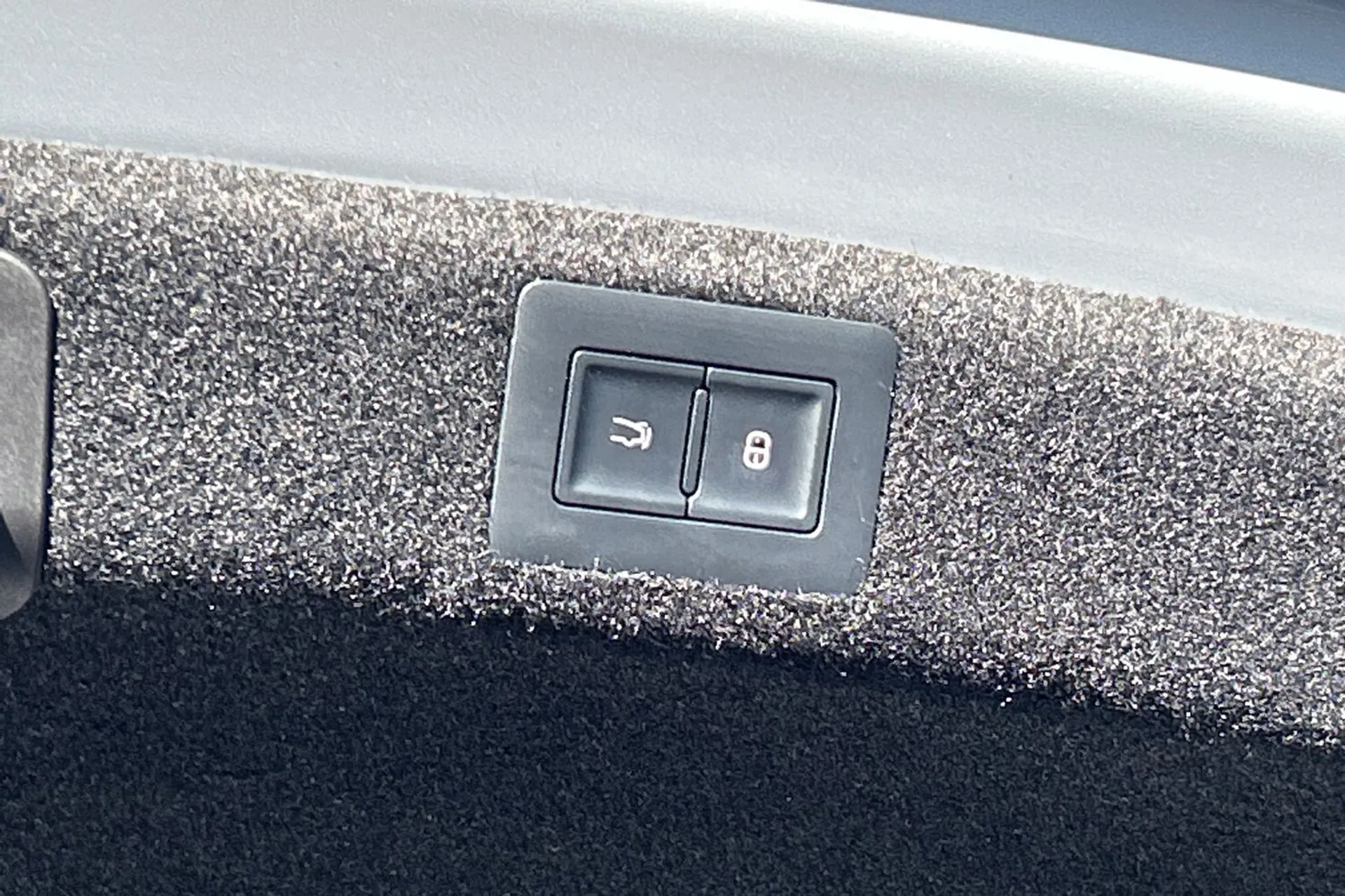 BYD SEAL thumbnail image number 34