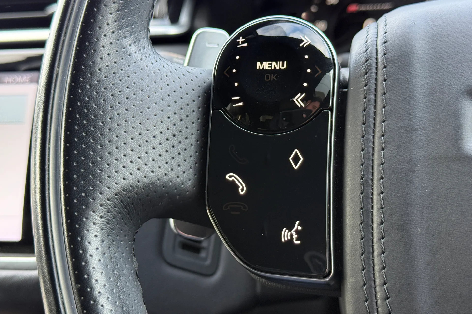 LAND ROVER RANGE ROVER VELAR thumbnail image number 25