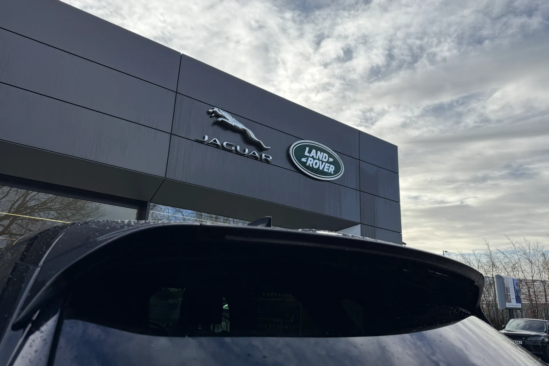 LAND ROVER RANGE ROVER VELAR thumbnail image number 32