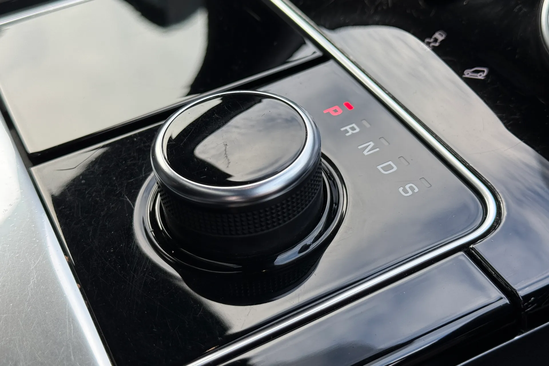 LAND ROVER RANGE ROVER VELAR thumbnail image number 20