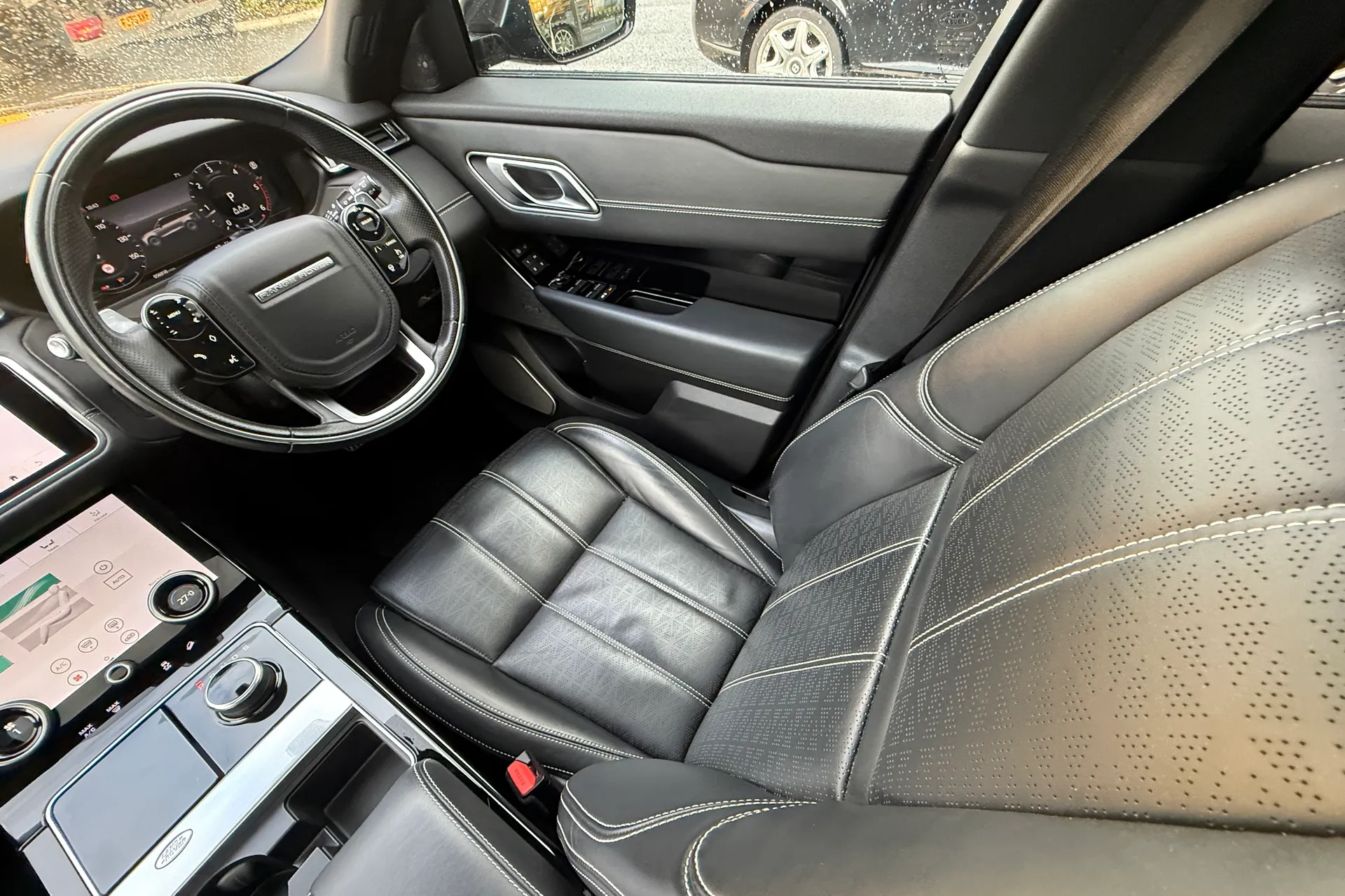 LAND ROVER RANGE ROVER VELAR thumbnail image number 13