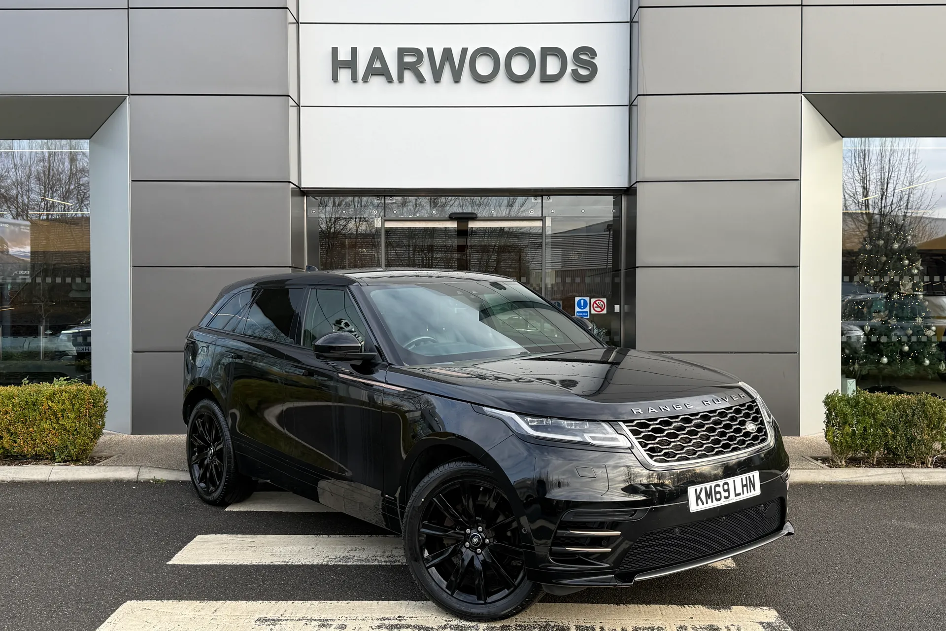LAND ROVER RANGE ROVER VELAR focused image