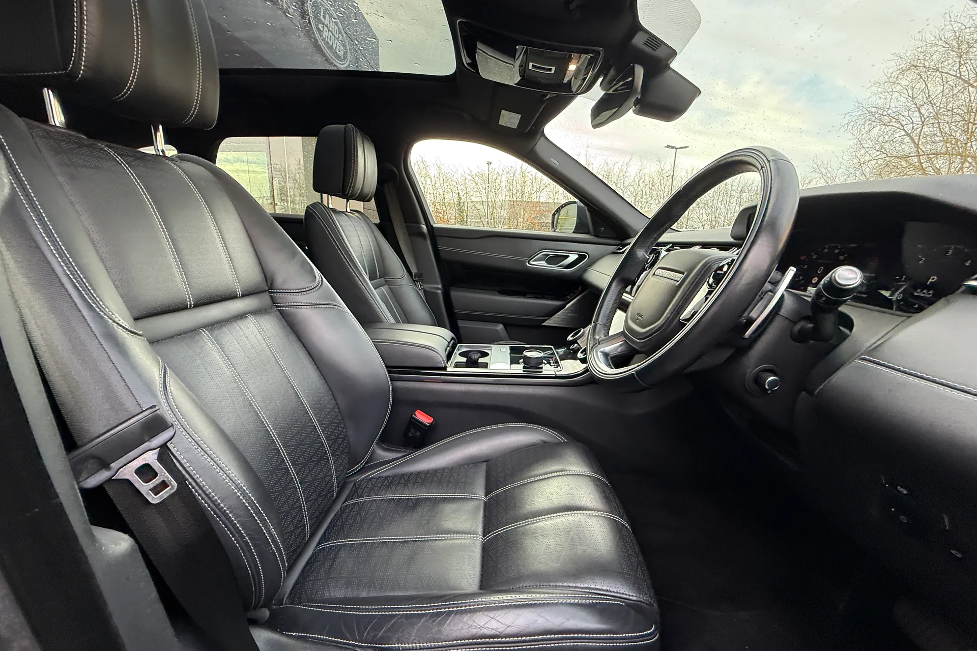 LAND ROVER RANGE ROVER VELAR thumbnail image number 9