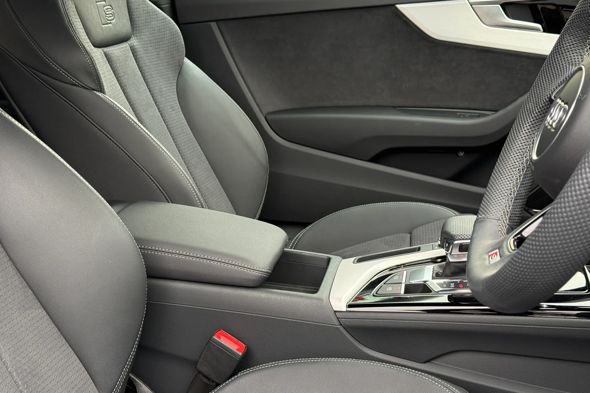 Audi A5 thumbnail image number 43