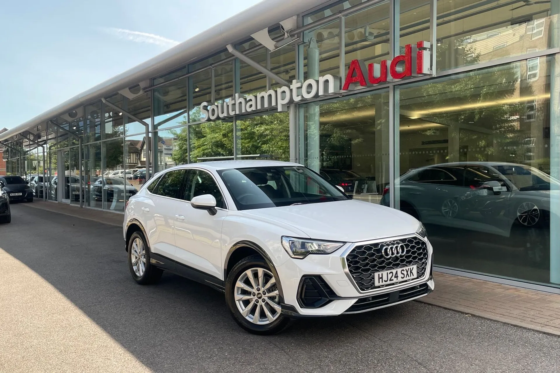 Audi Q3 focused image