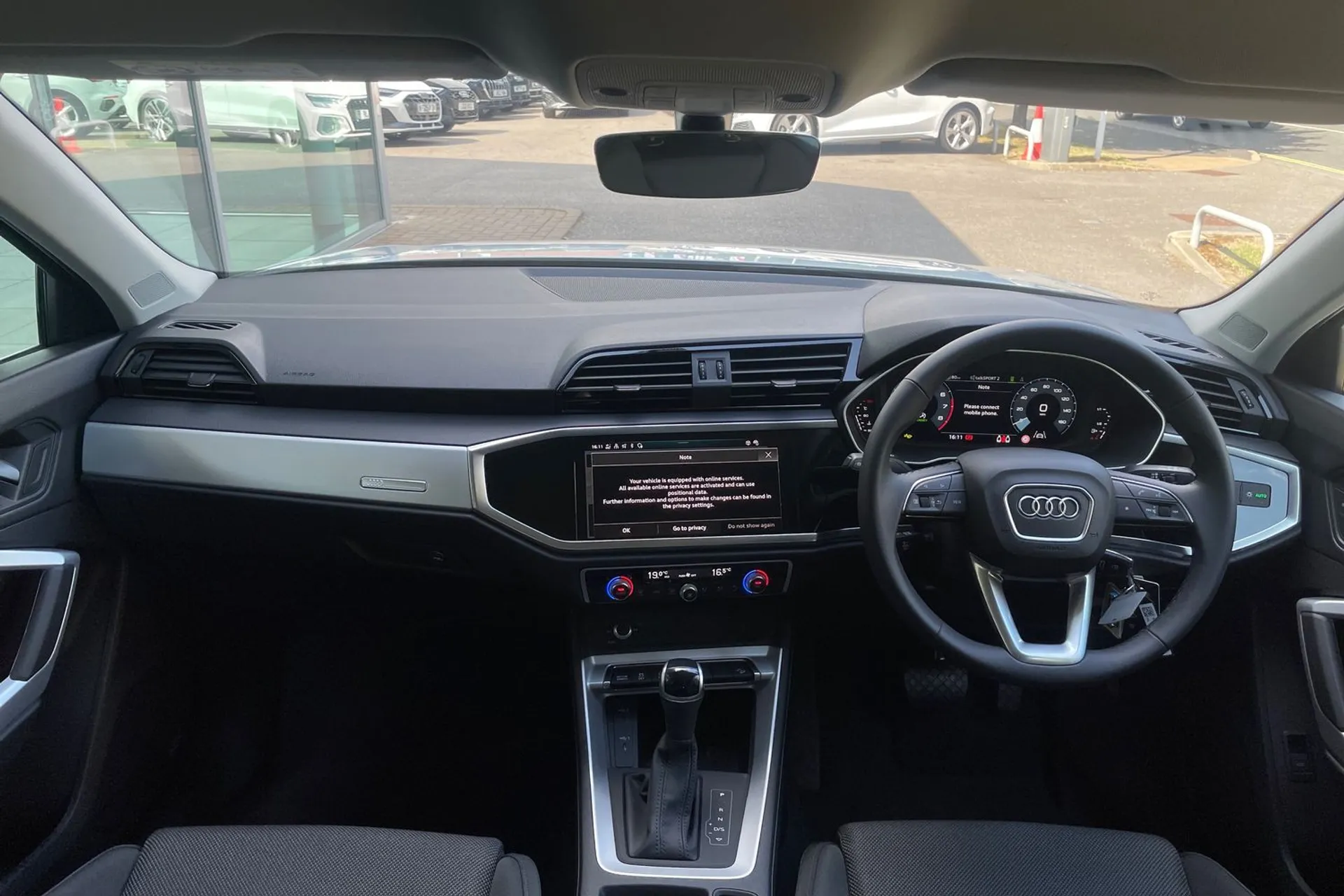 Audi Q3 thumbnail image number 3