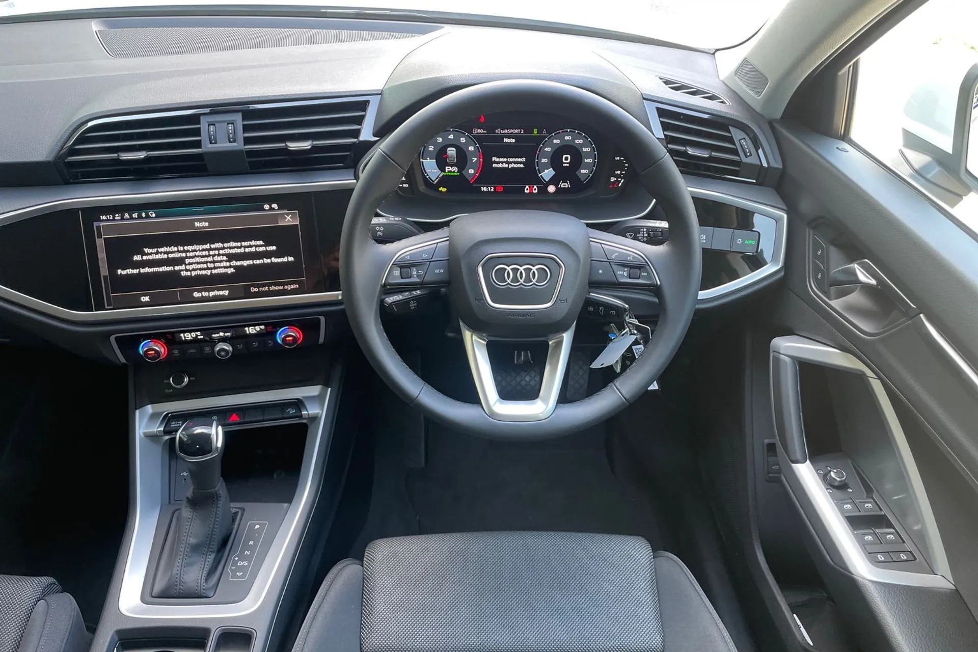 Audi Q3 thumbnail image number 33