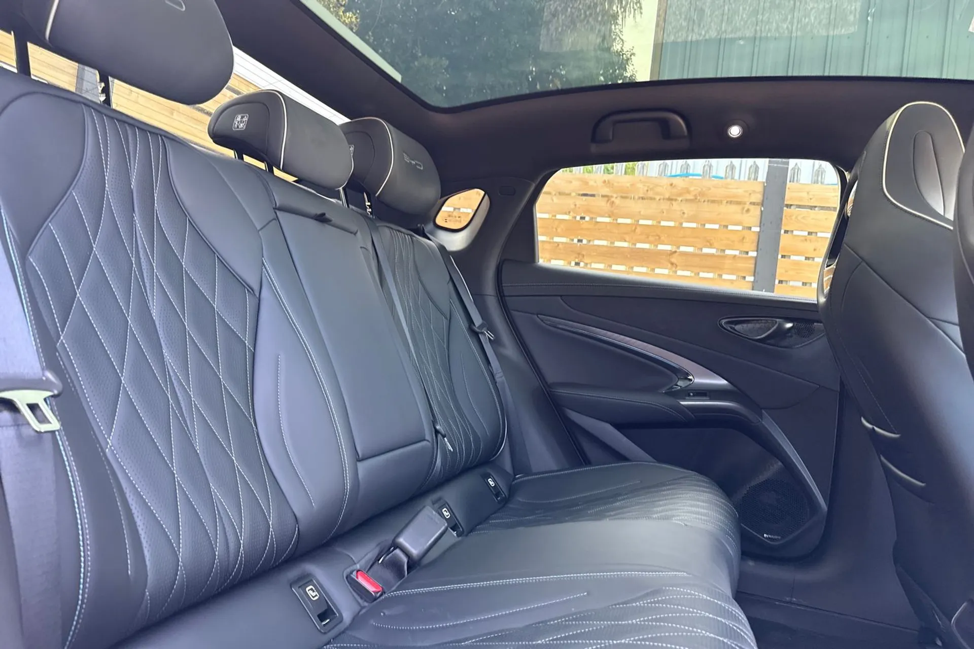 BYD SEAL thumbnail image number 23