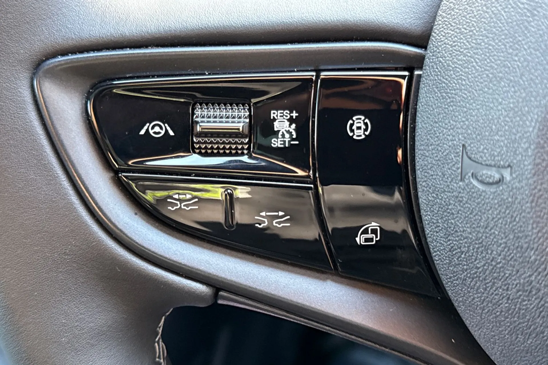 BYD SEAL thumbnail image number 37