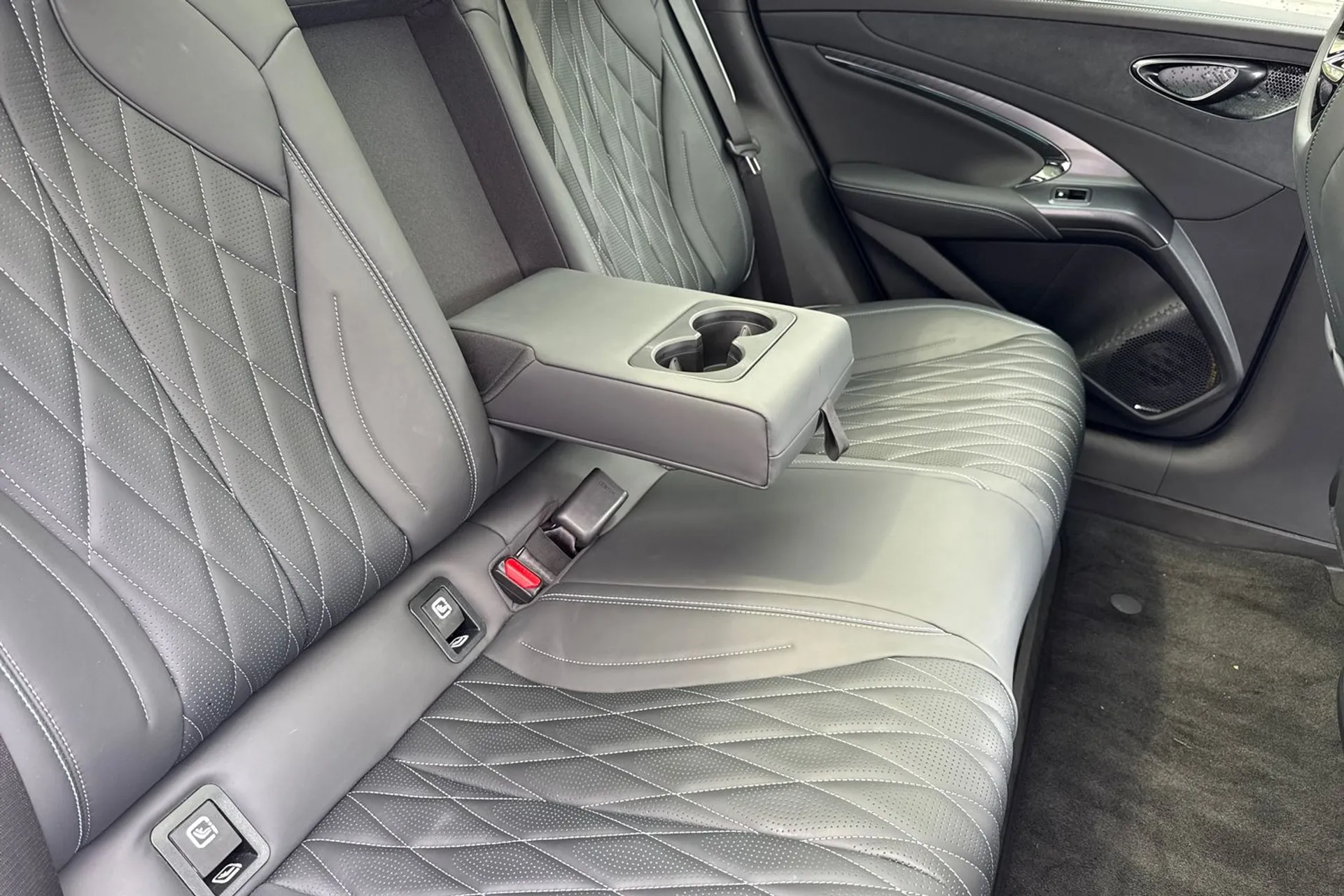 BYD SEAL thumbnail image number 52