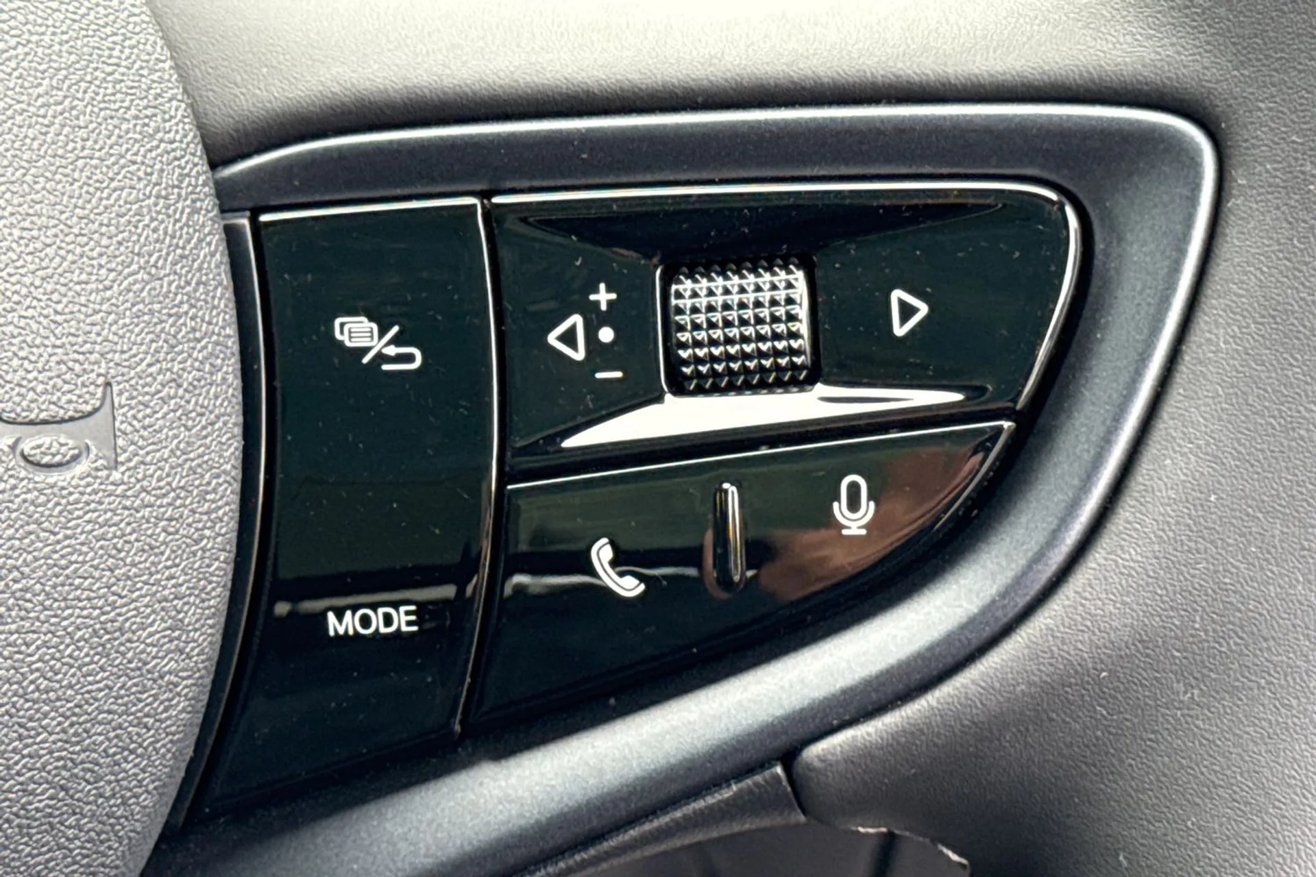 BYD SEAL thumbnail image number 41