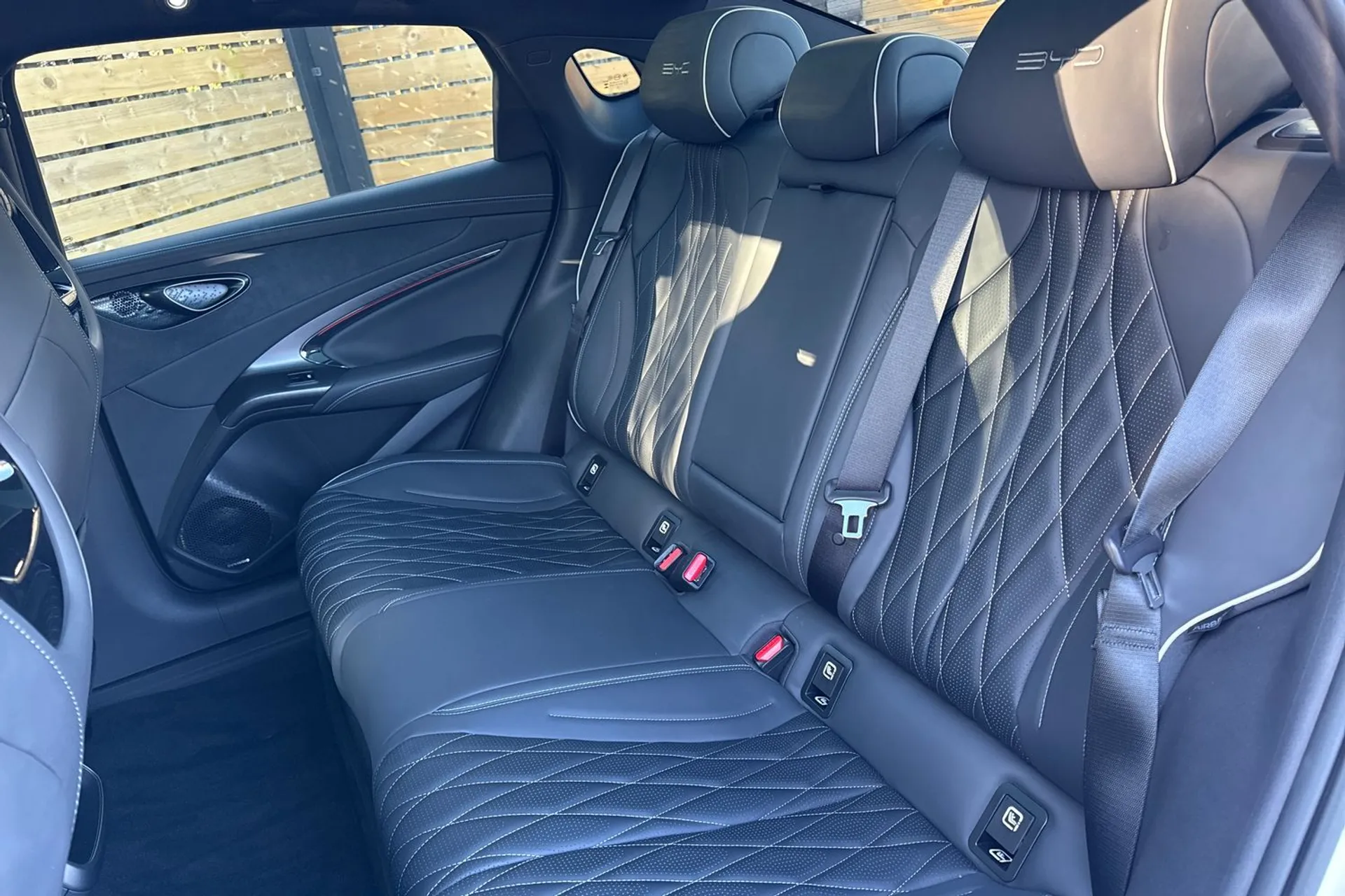 BYD SEAL thumbnail image number 32