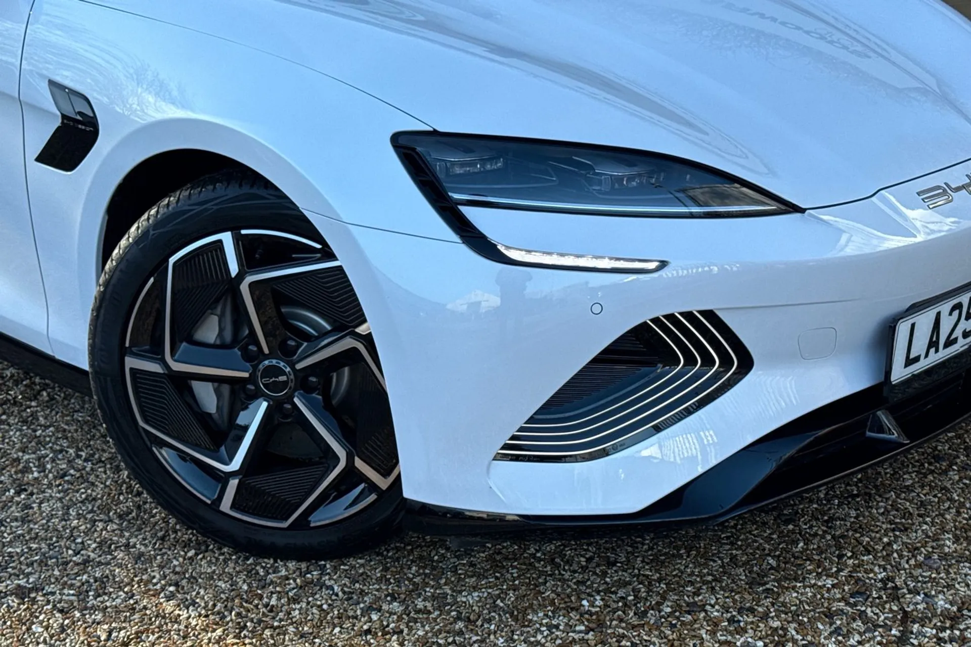 BYD SEAL thumbnail image number 2