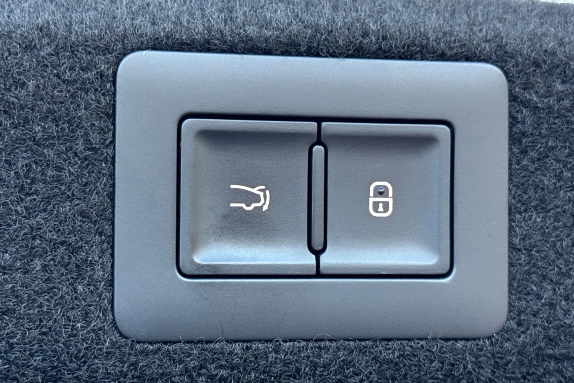 BYD SEAL thumbnail image number 23