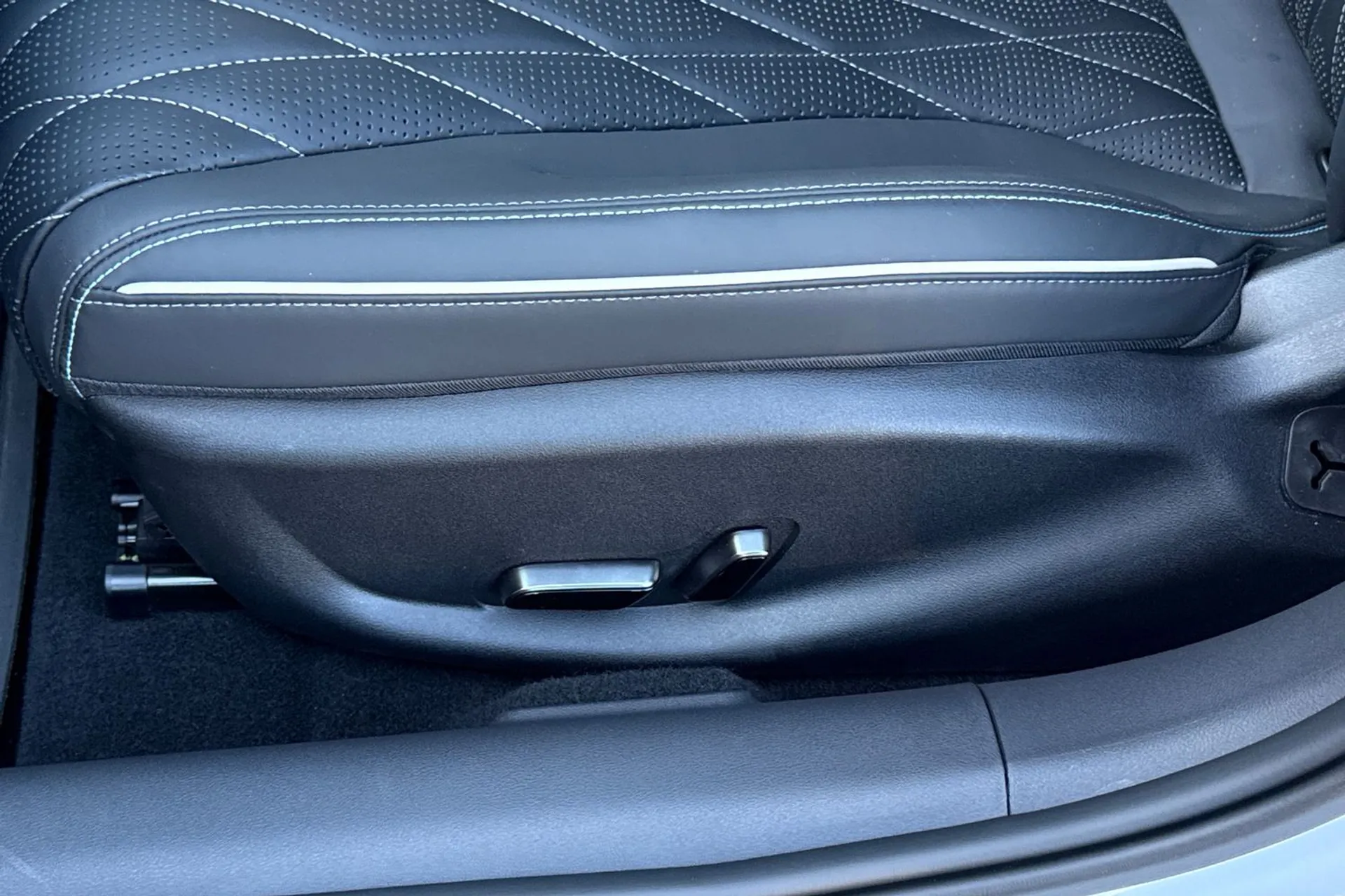 BYD SEAL thumbnail image number 48