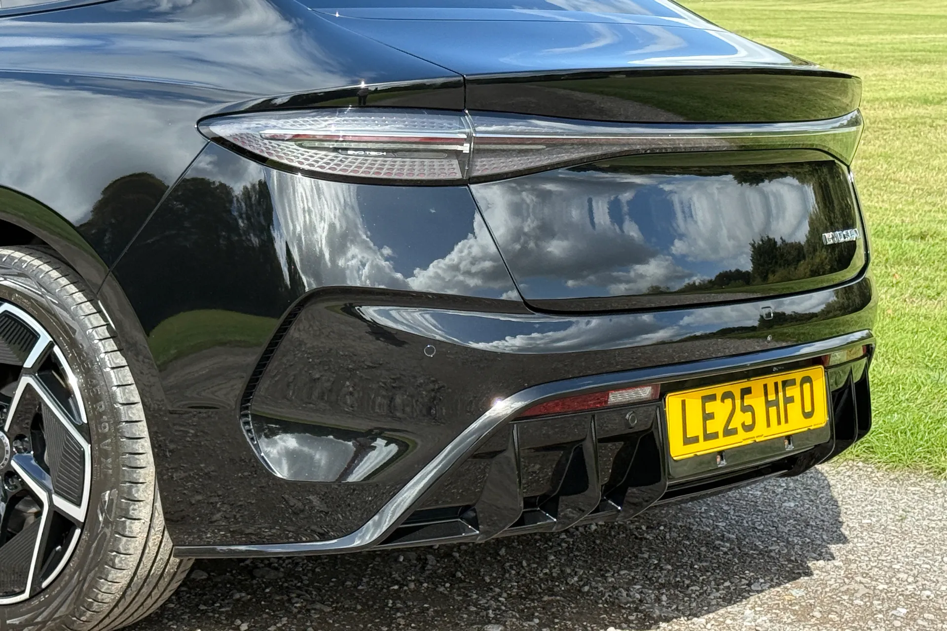 BYD SEAL thumbnail image number 13