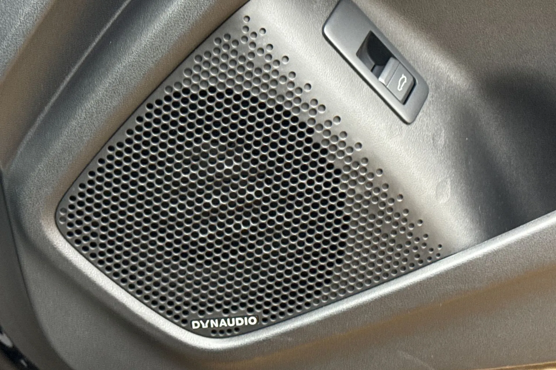 BYD SEAL thumbnail image number 47