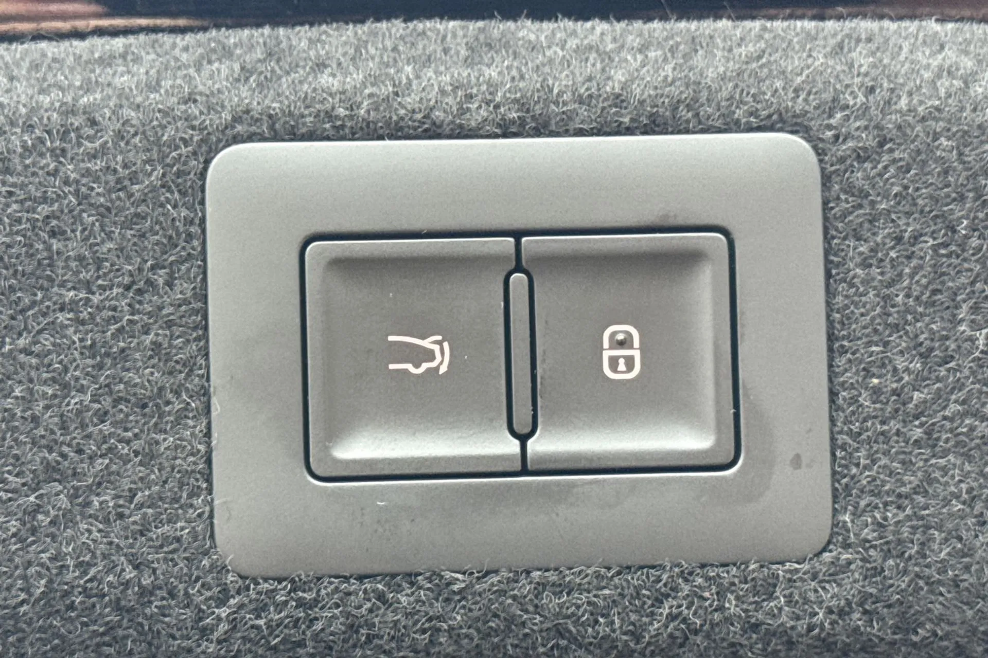 BYD SEAL thumbnail image number 21