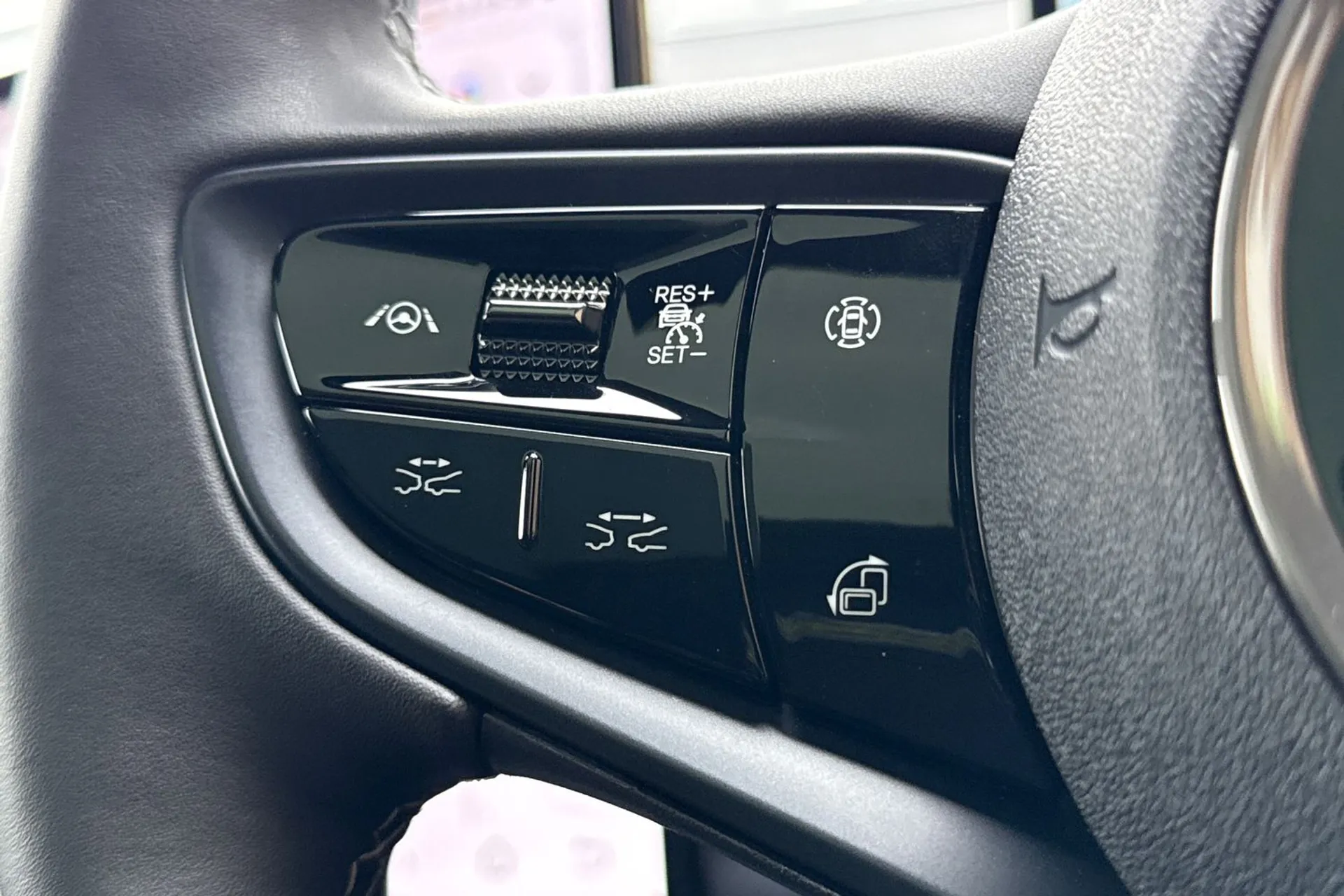 BYD SEAL thumbnail image number 37