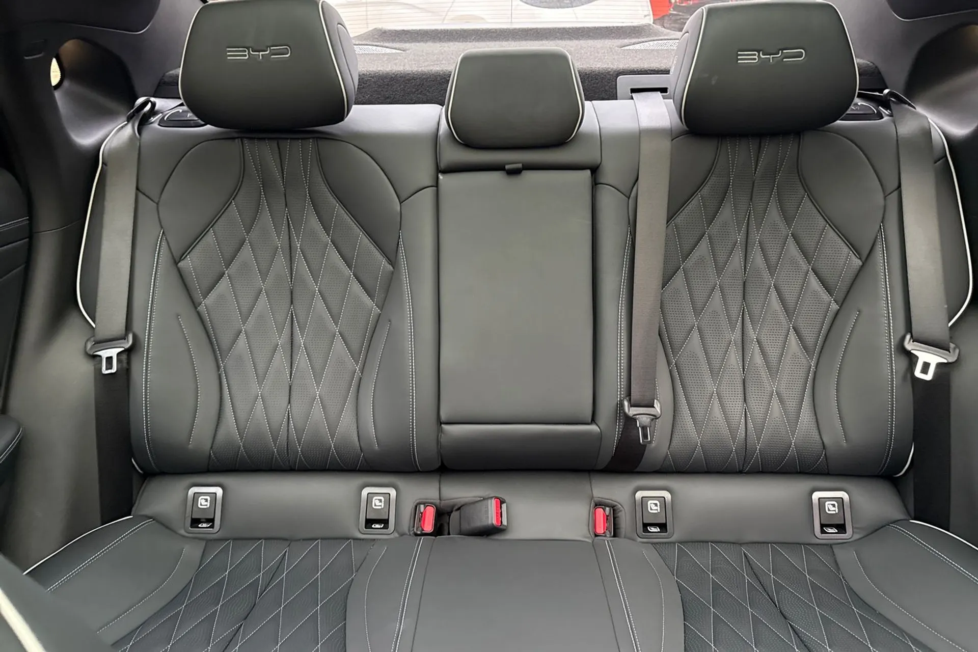 BYD SEAL thumbnail image number 32